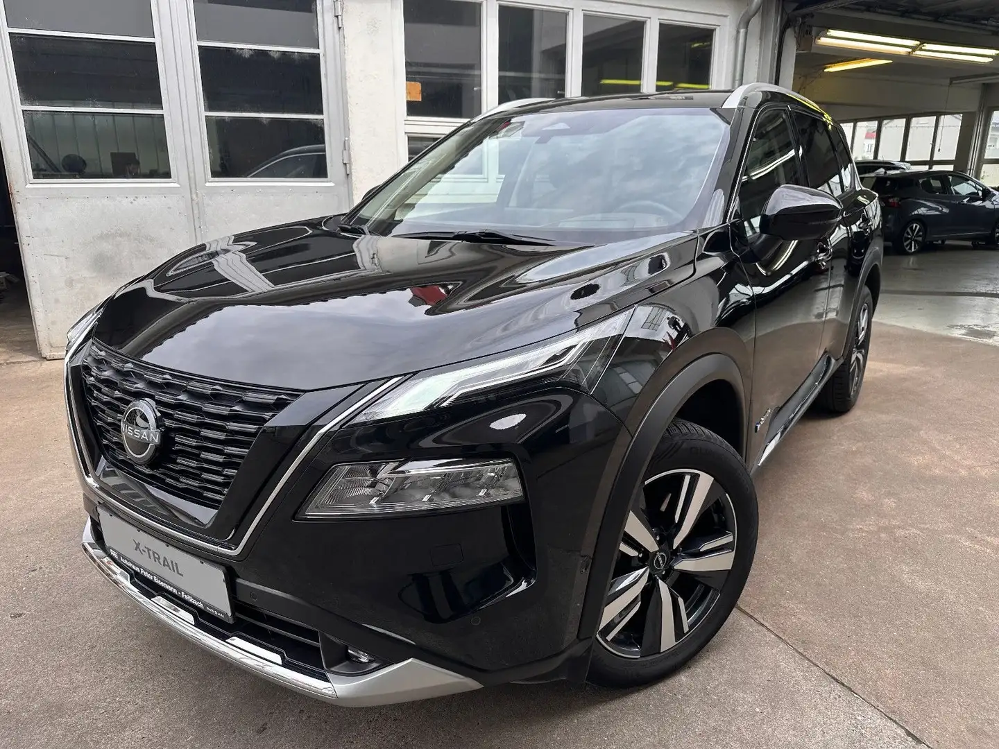 Nissan X-Trail X-TRAIL 1.5 VC-T e-POWER TEKNA Bose Wartung Zwart - 1