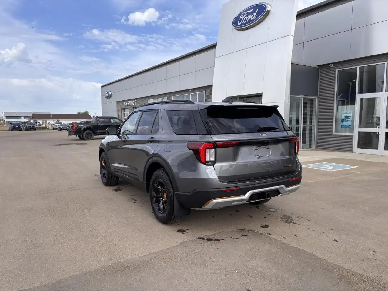 Ford Explorer снимка Ford Explorer