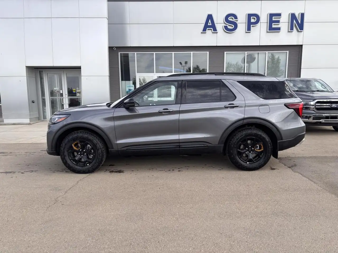 Ford Explorer снимка Ford Explorer