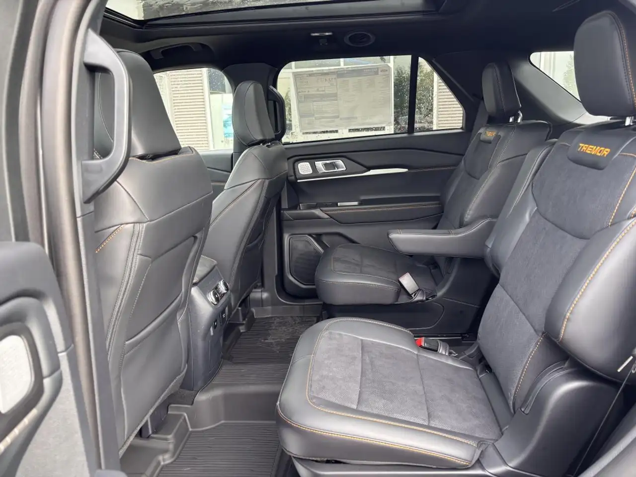 Ford Explorer снимка Ford Explorer