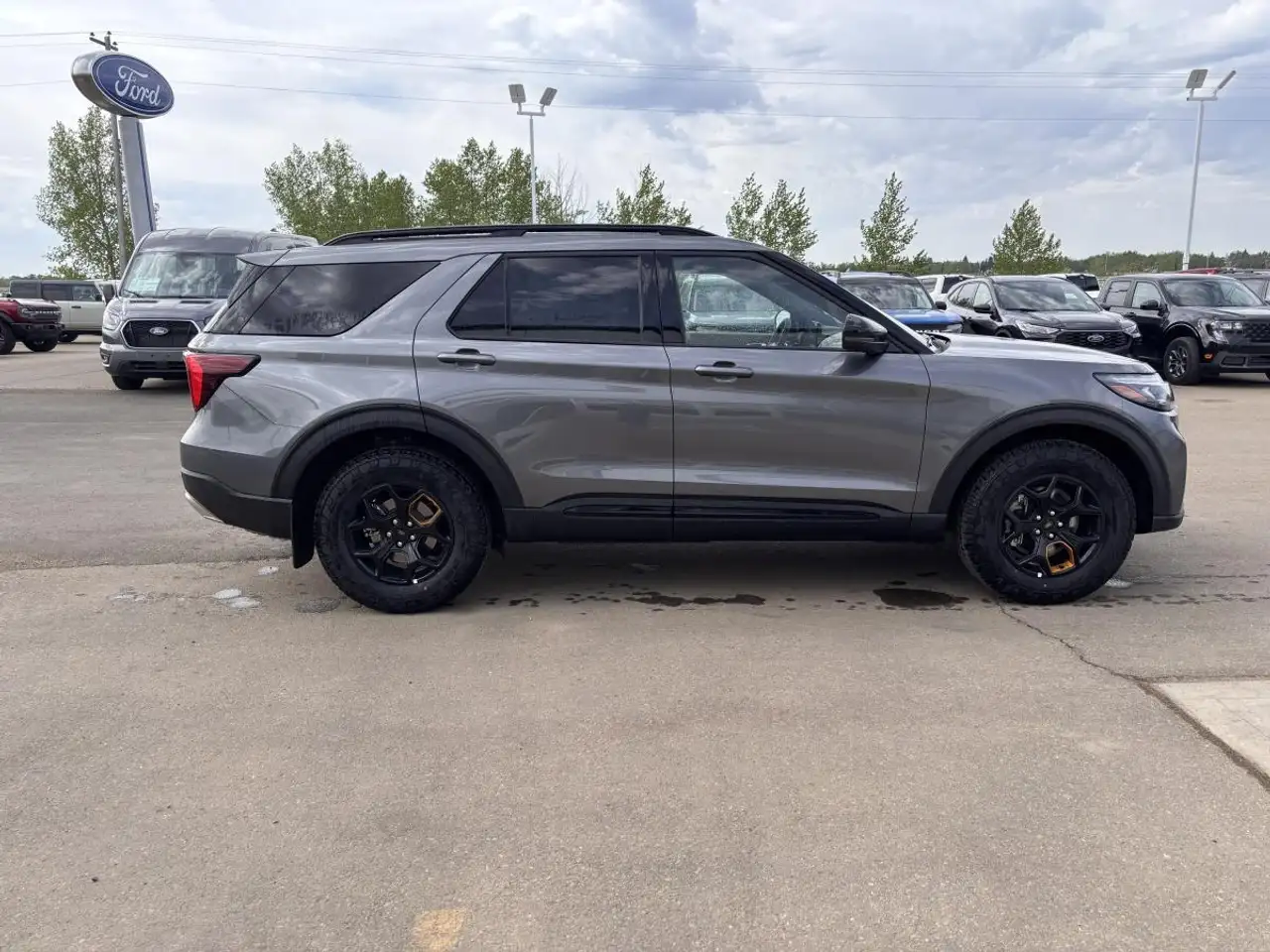 Ford Explorer снимка Ford Explorer
