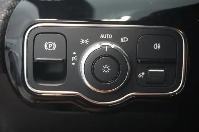 Mercedes-Benz A-Class view 14