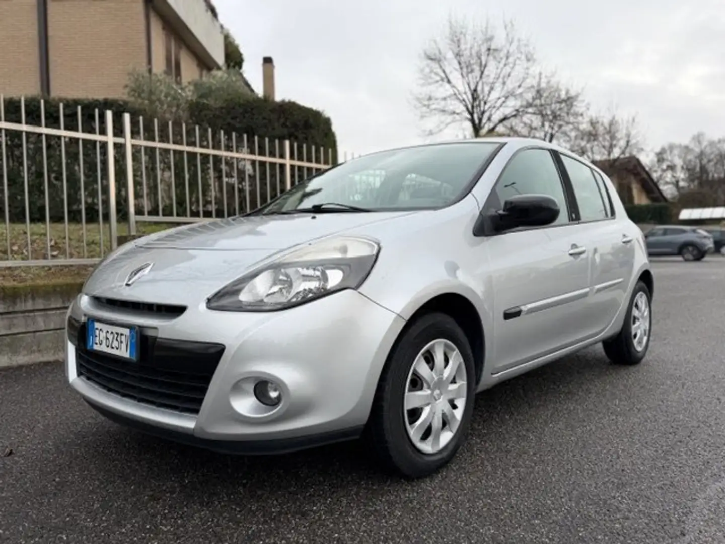 Renault Clio Clio 1.5 dci 20th Anniversario 75cv Silber - 1