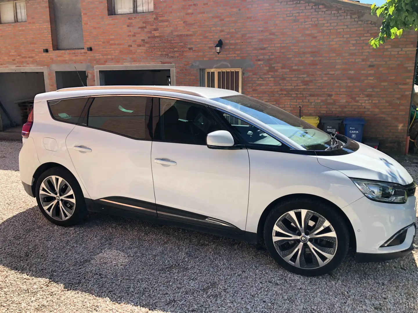 Renault Grand Scenic Grand Scenic IV 2017 1.5 dci energy Intens 110cv Biały - 1
