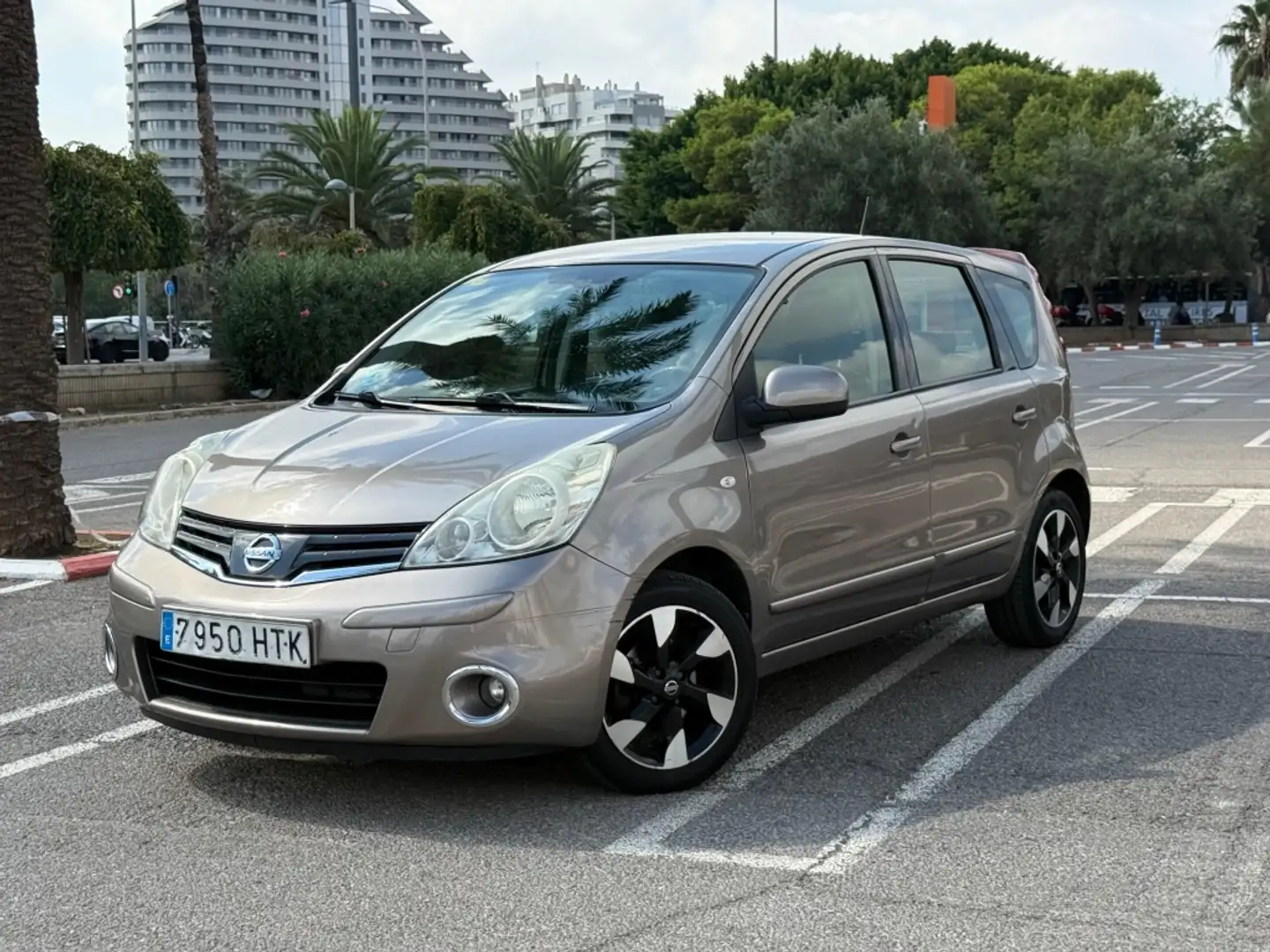 Nissan Note 1.4 Acenta Beige - 2