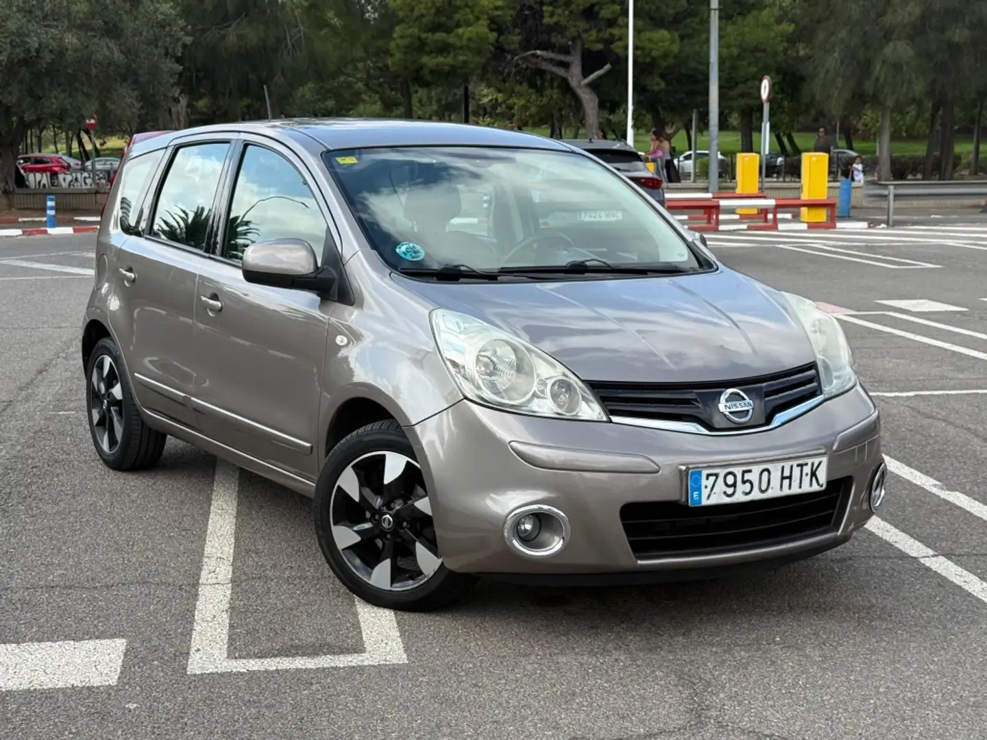Nissan Note 1.4 Acenta Beige - 1