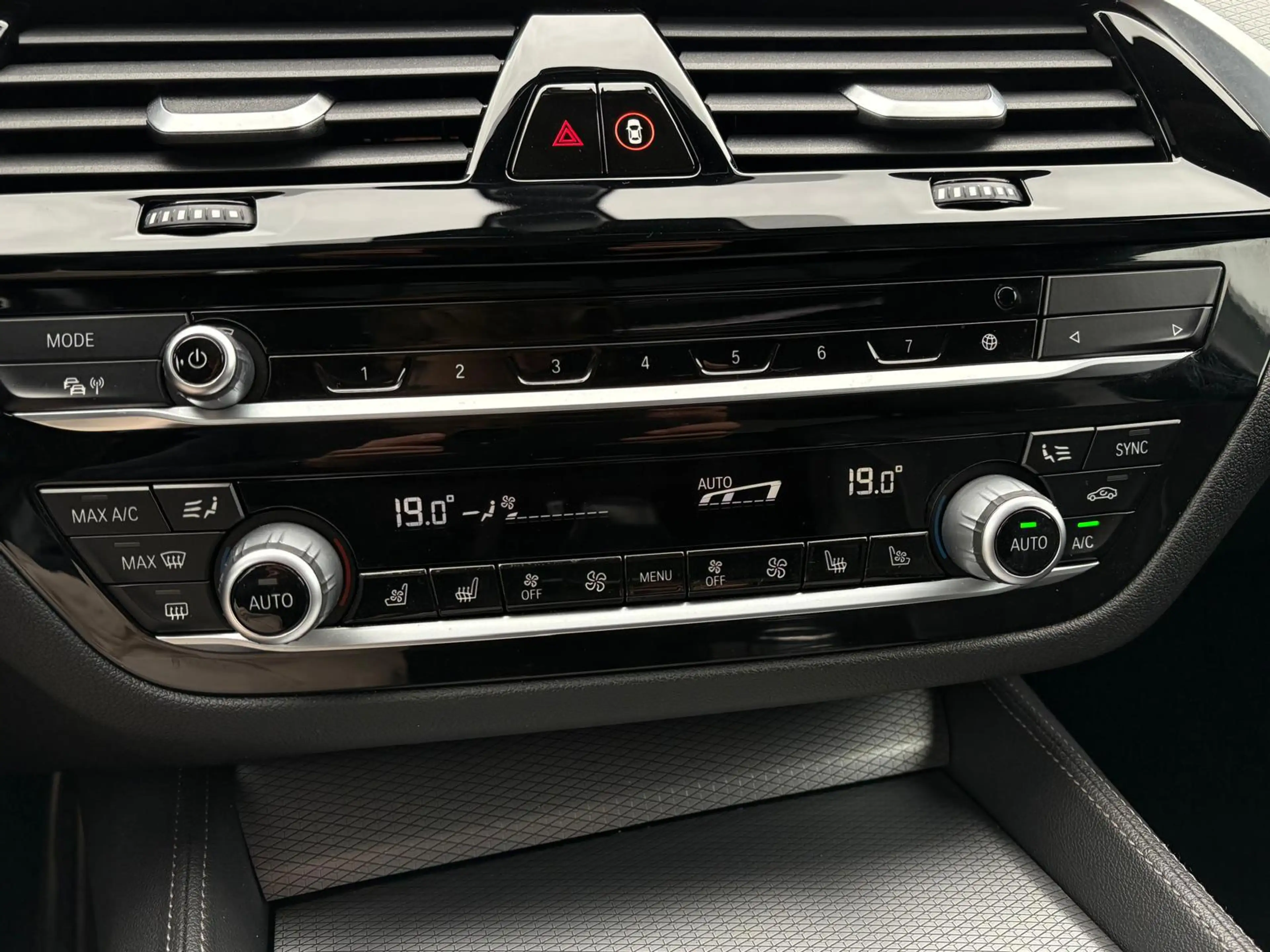 BMW 530 5-serie 530d xDrive|HUD| M-pakket| Stoelkoeling| P — photo 44