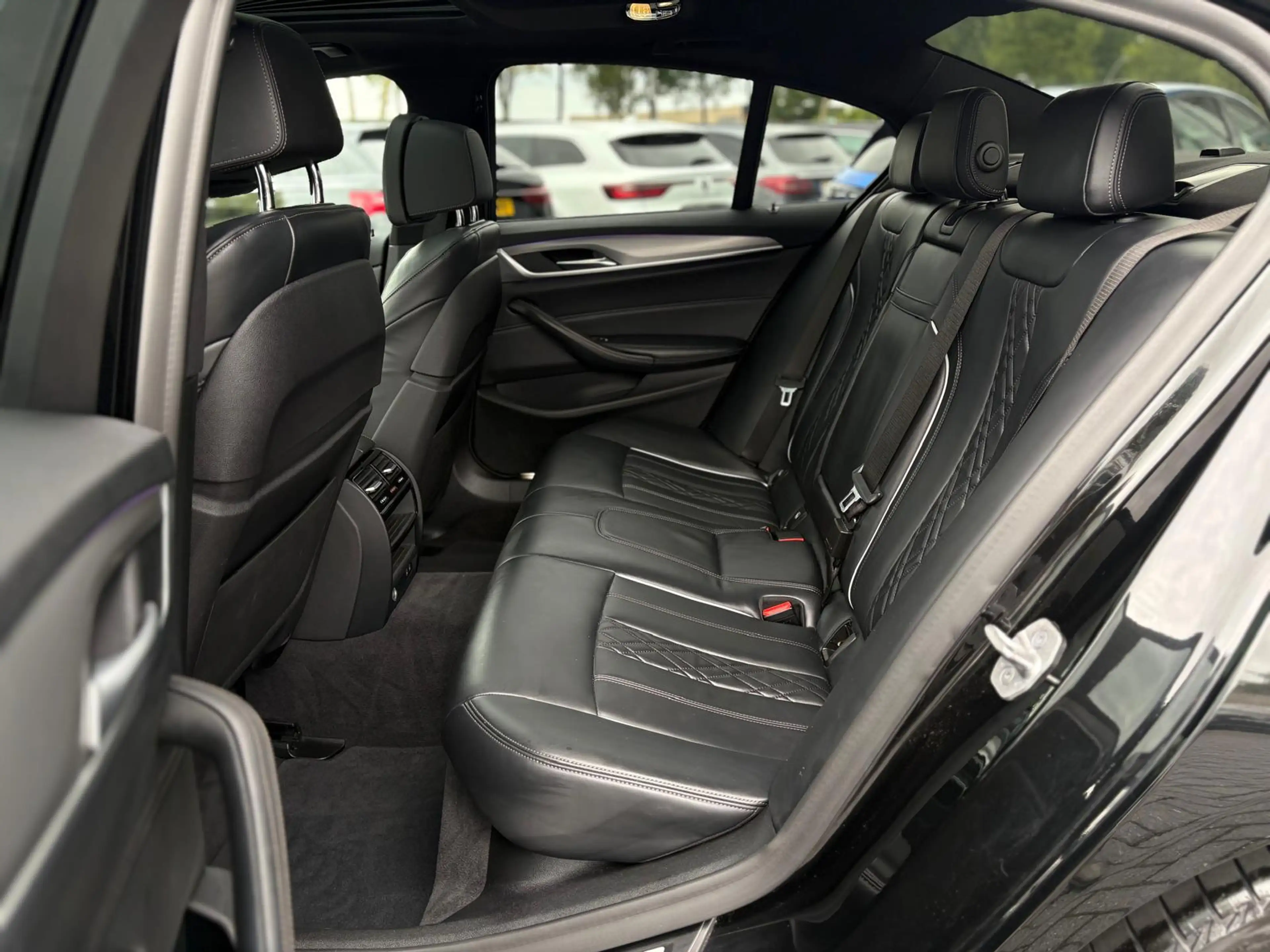 BMW 530 5-serie 530d xDrive|HUD| M-pakket| Stoelkoeling| P — photo 37