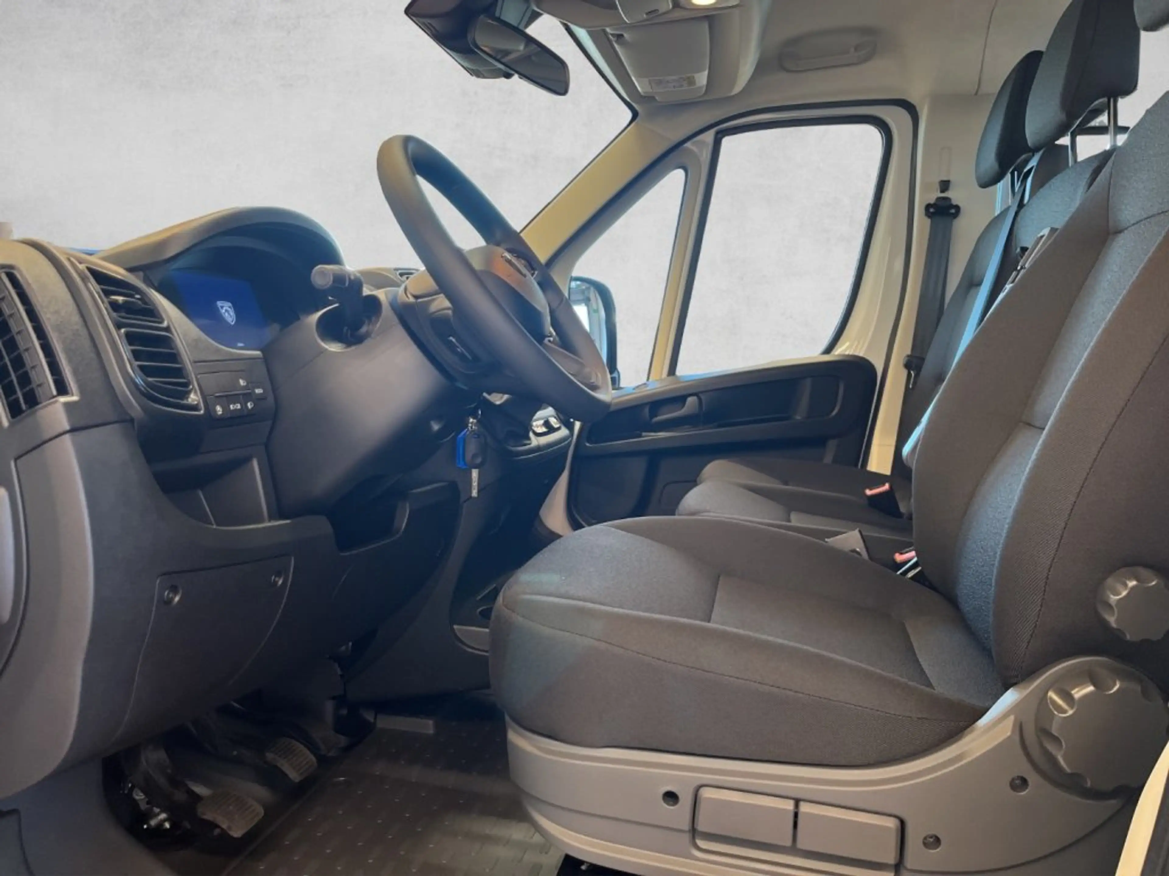 Peugeot Boxer Pritsche Doppelkabine 3,5T L4 BHDI 140 — photo 9