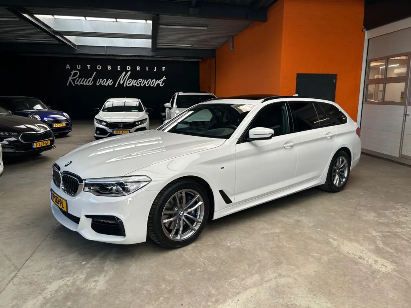 BMW 530 530I HIGH EXE M-Sport / Pano / Head-Up Wit - 1