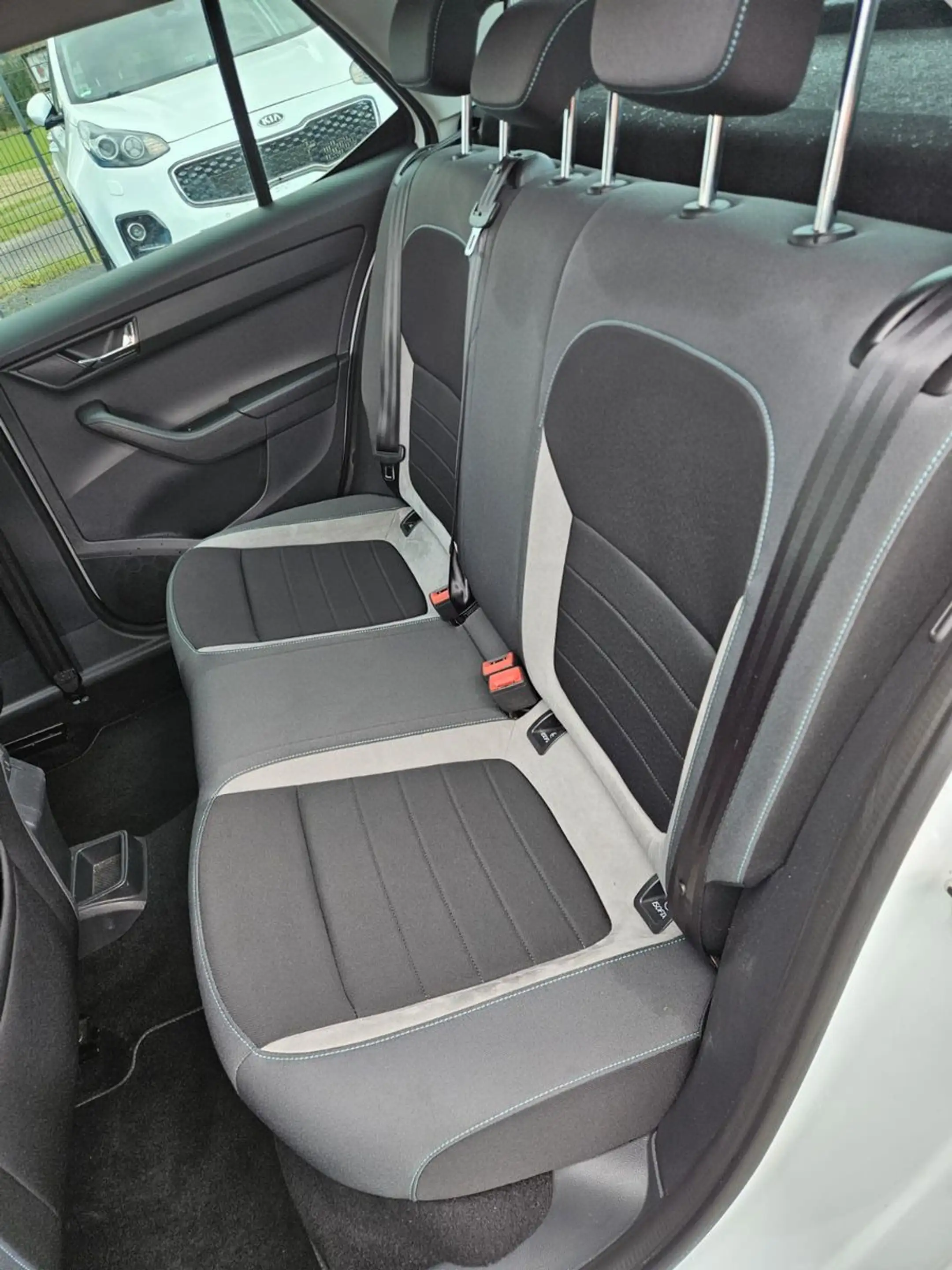 Skoda Fabia Joy — photo 5