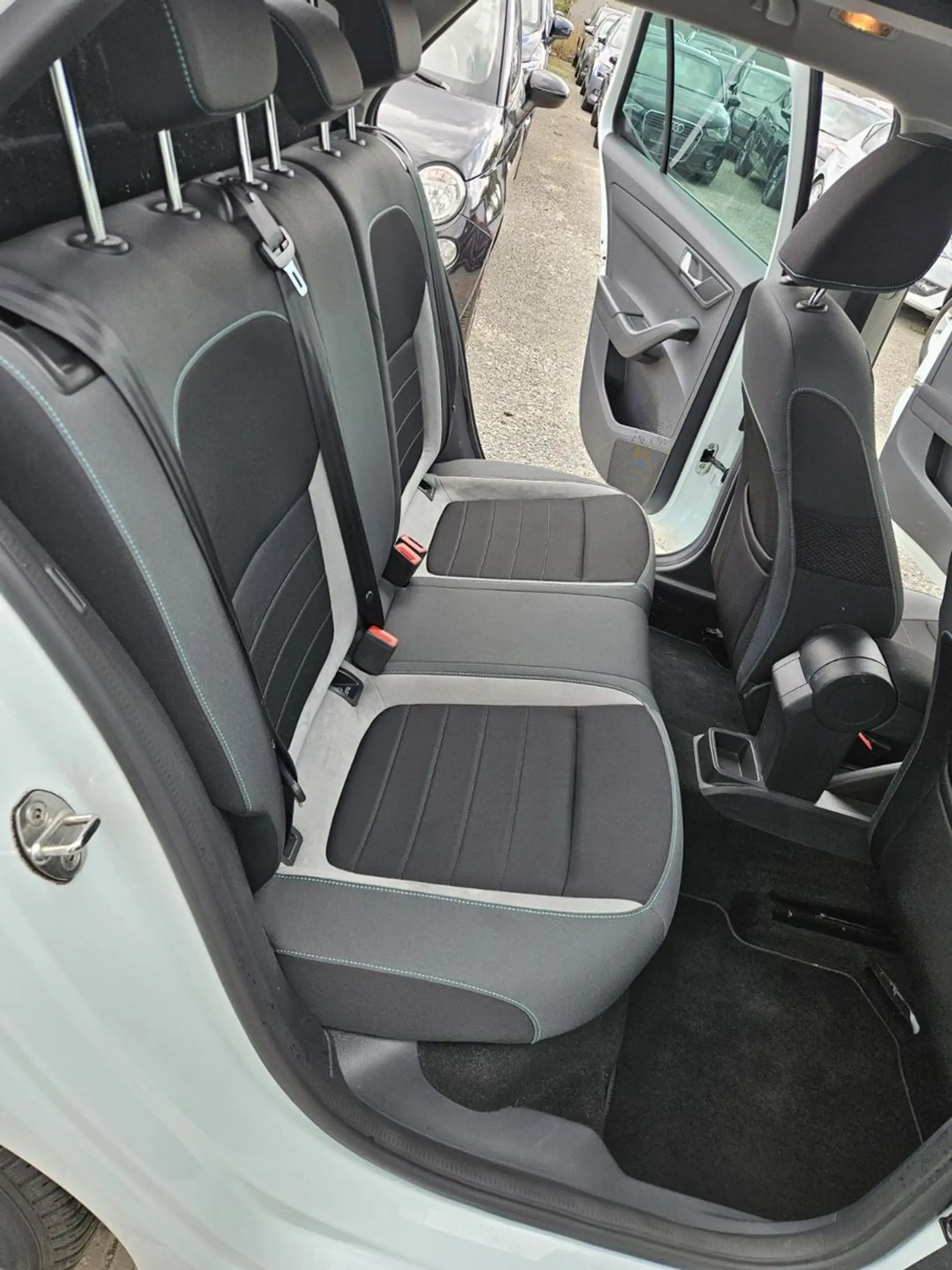 Skoda Fabia Joy — photo 11