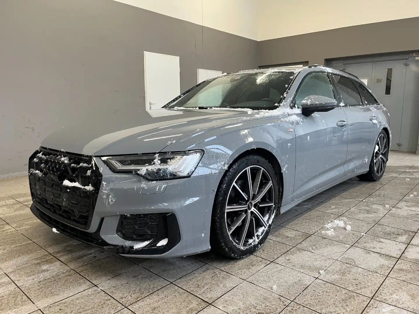 Audi A6 Avant 50 TDI Design qu. S-Line*HD.Matrix*360° Grau - 2