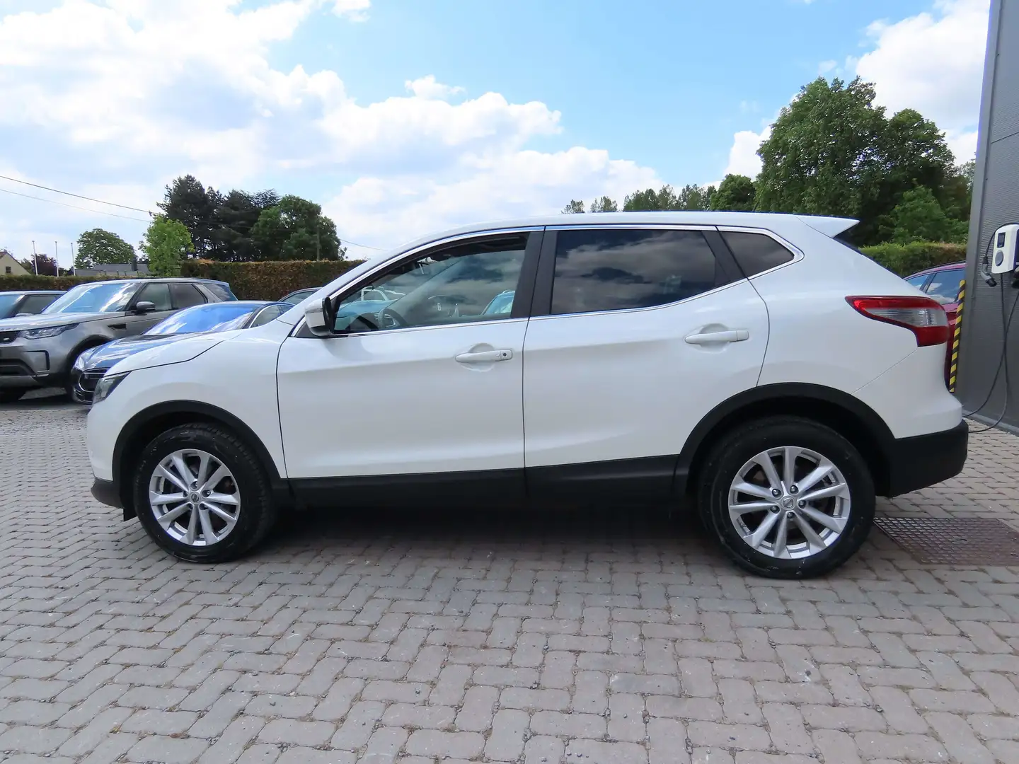 Nissan Qashqai 1.2 DIG-T 2WD Connect Edition Weiß - 2