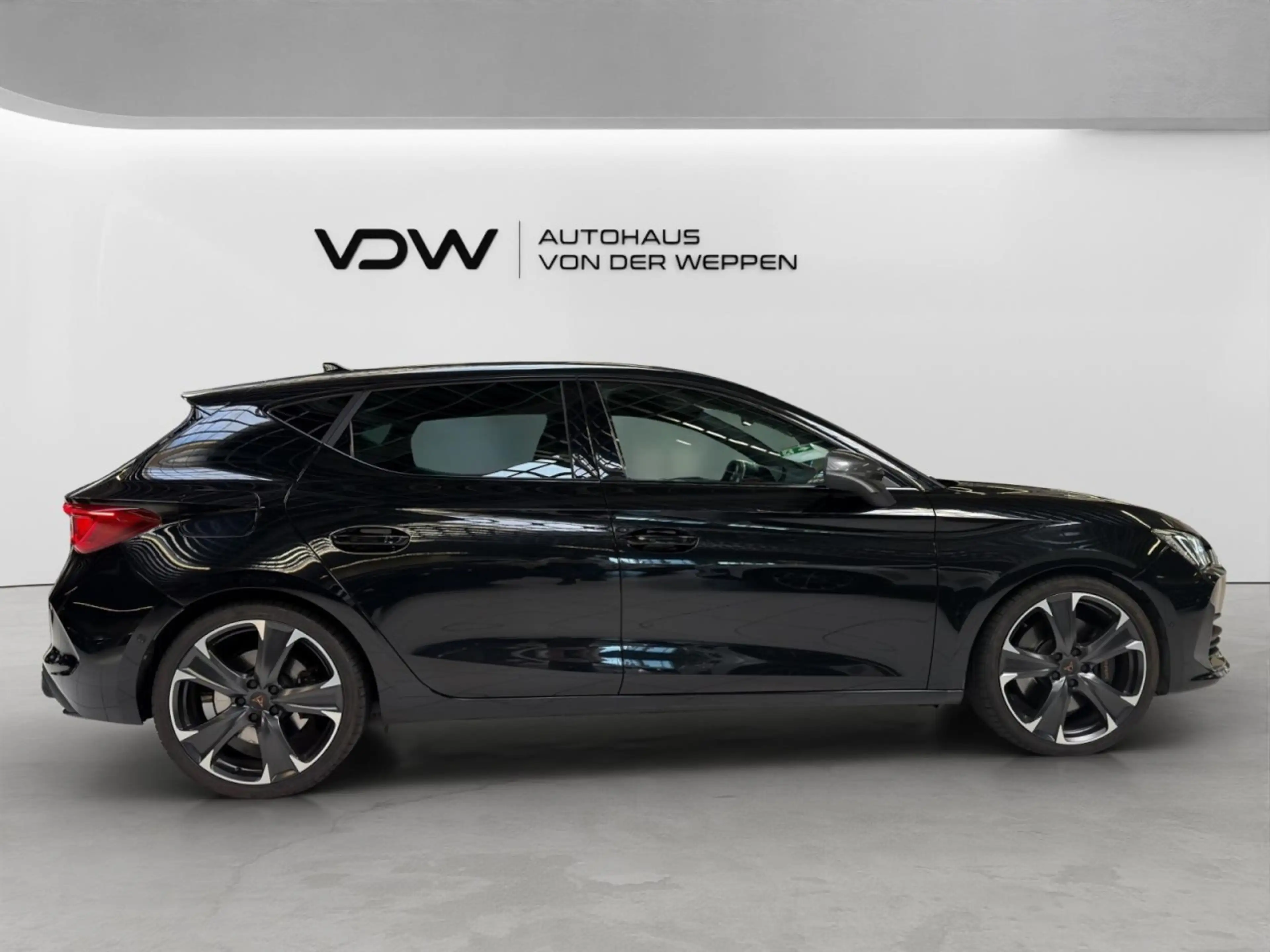 CUPRA Leon VZ 2.0 TSI Matrix-LED, Beats, Travel Ass. — photo 12
