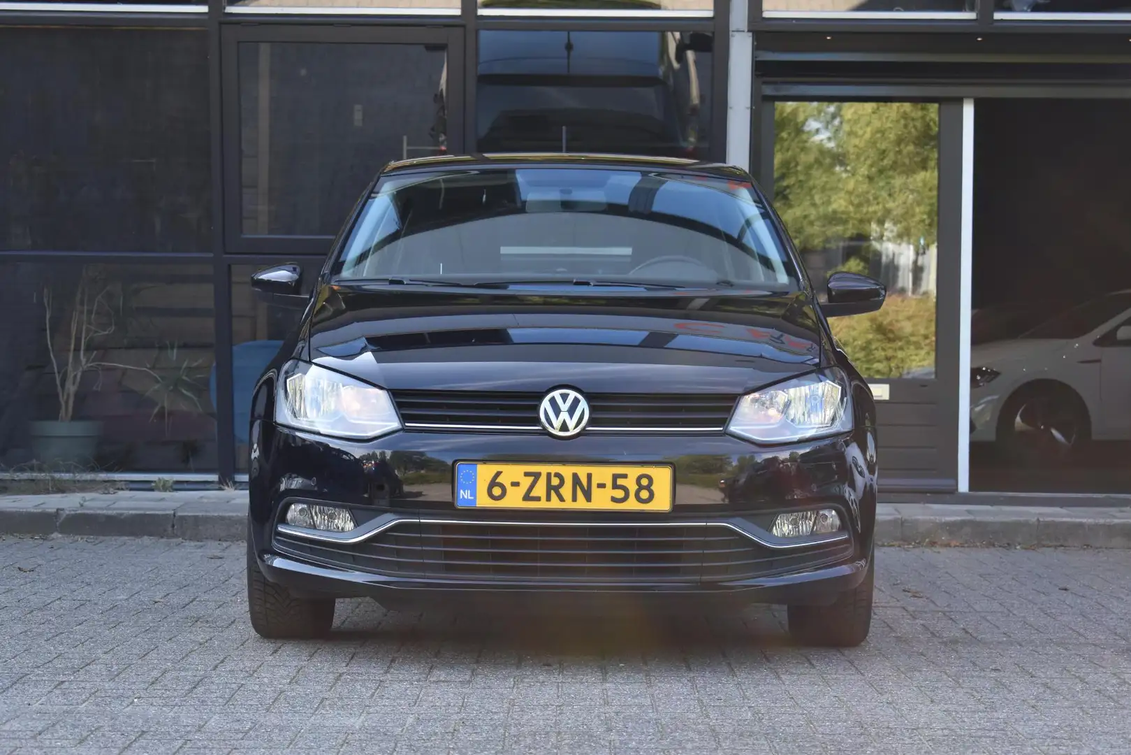 Volkswagen Polo 1.2 TSI Comfortline Cruise NAP Noir - 2