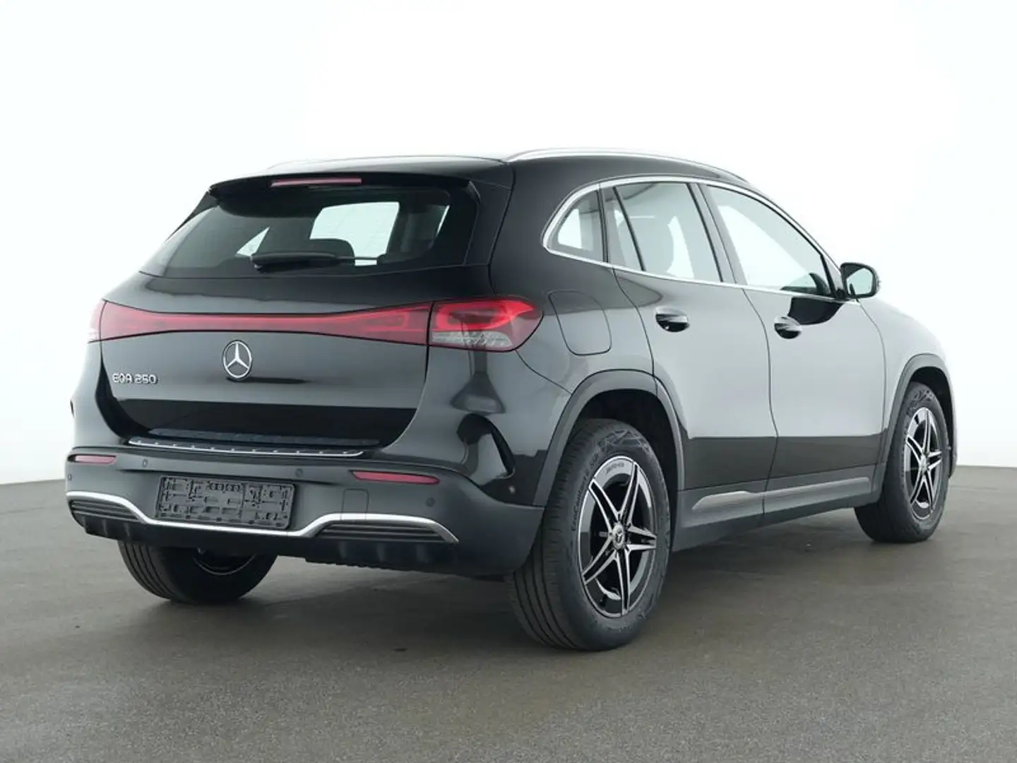 Mercedes-Benz EQA 250 AMG Line Sfeerlicht Dodehoek Carplay Camera Noir - 2