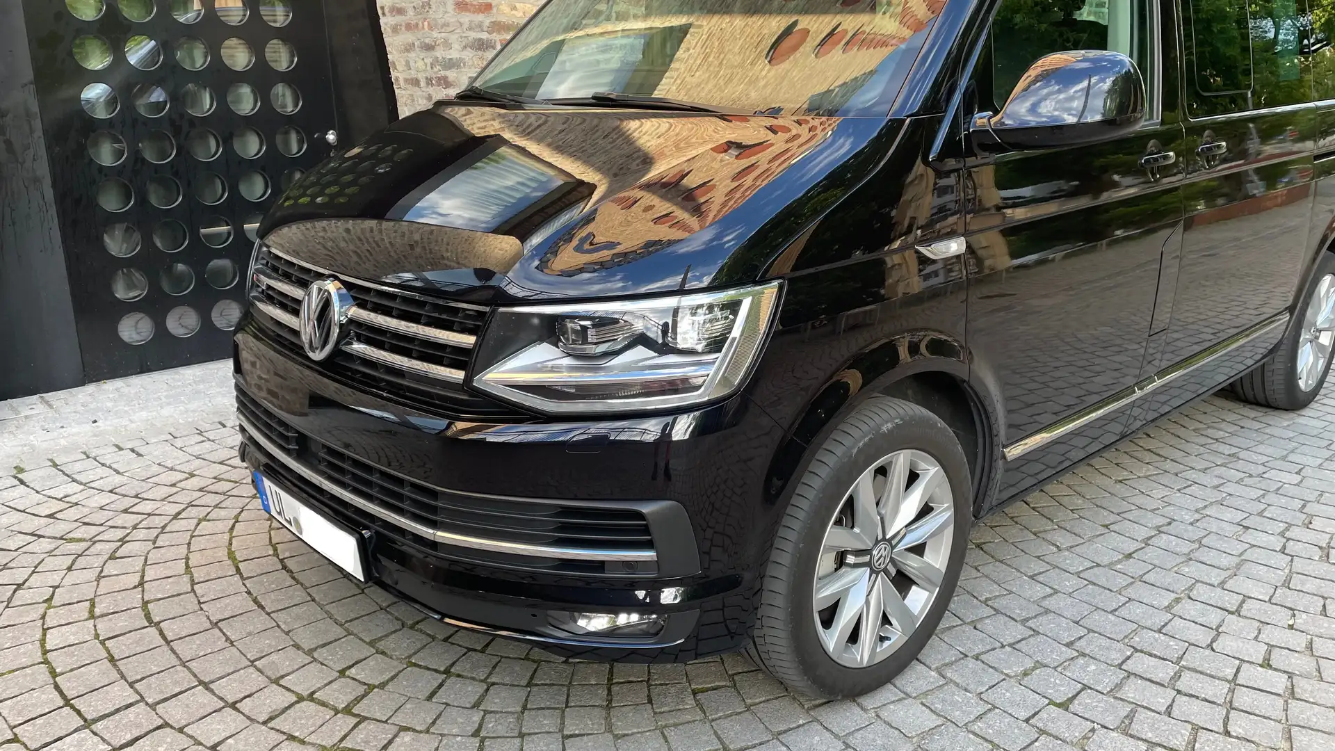 Volkswagen T6 Multivan Multivan DSG Kurz 4MOTION Highline 2018 VW T6 Noir - 2