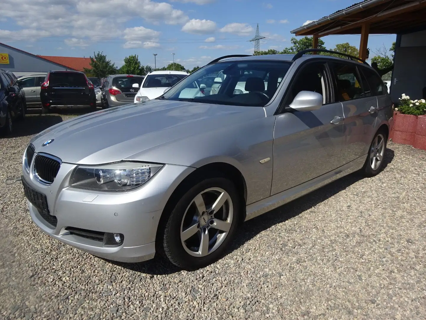 BMW 320 Baureihe 3 Touring 320i Silber - 1