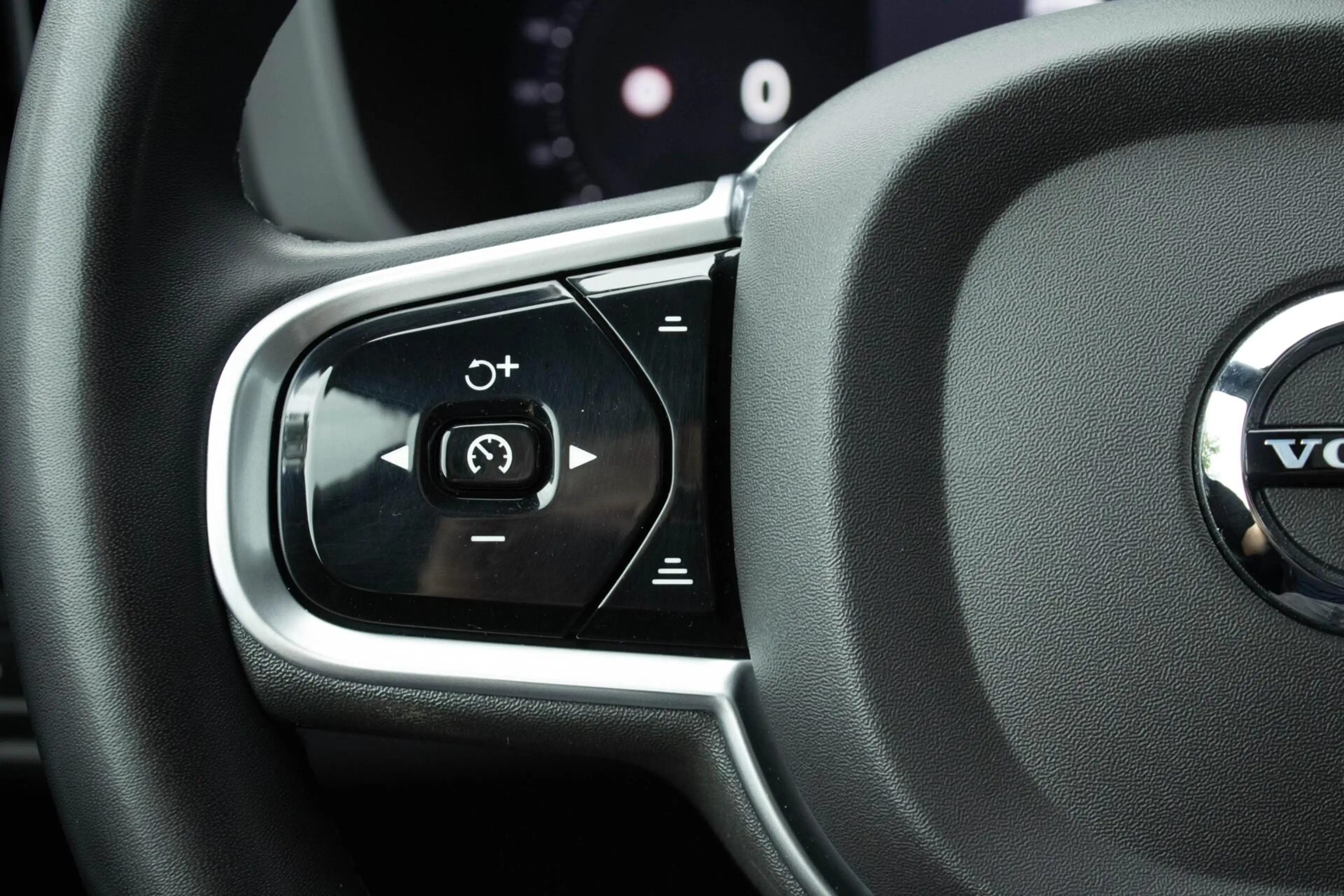 Volvo XC60 2.0 T6 PHEV AWD Ultimate Dark Long Range|Maxton Bo — photo 26