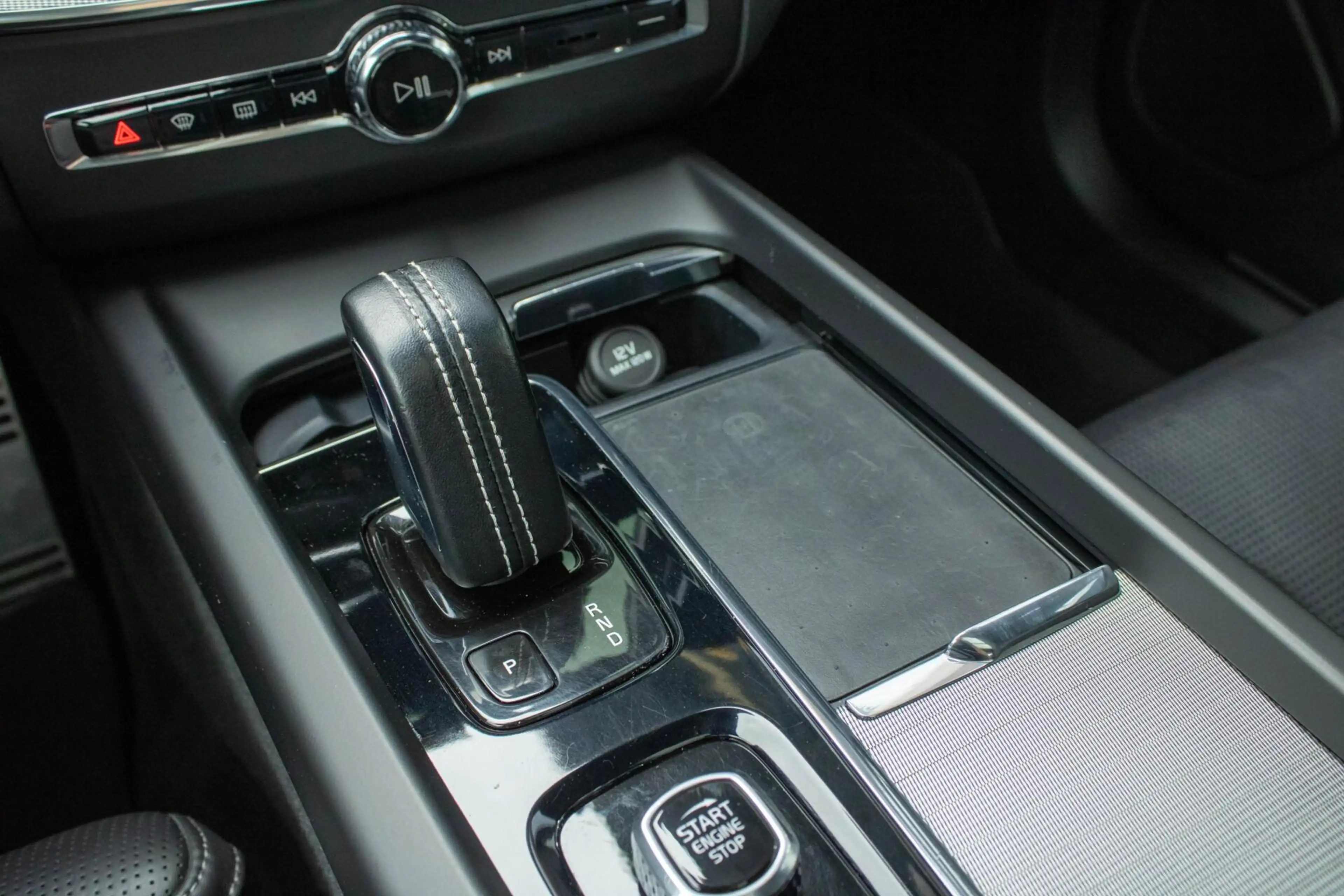 Volvo XC60 2.0 T6 PHEV AWD Ultimate Dark Long Range|Maxton Bo — photo 37