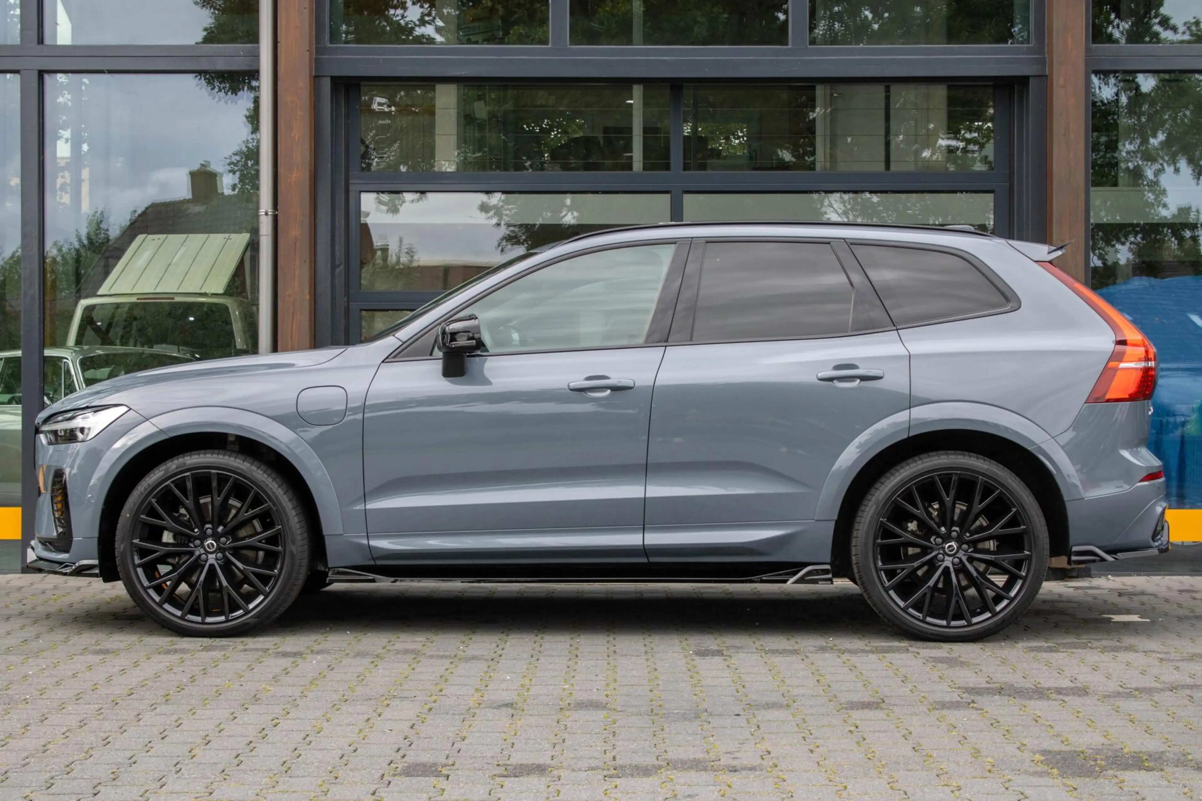 Volvo XC60 2.0 T6 PHEV AWD Ultimate Dark Long Range|Maxton Bo — photo 7