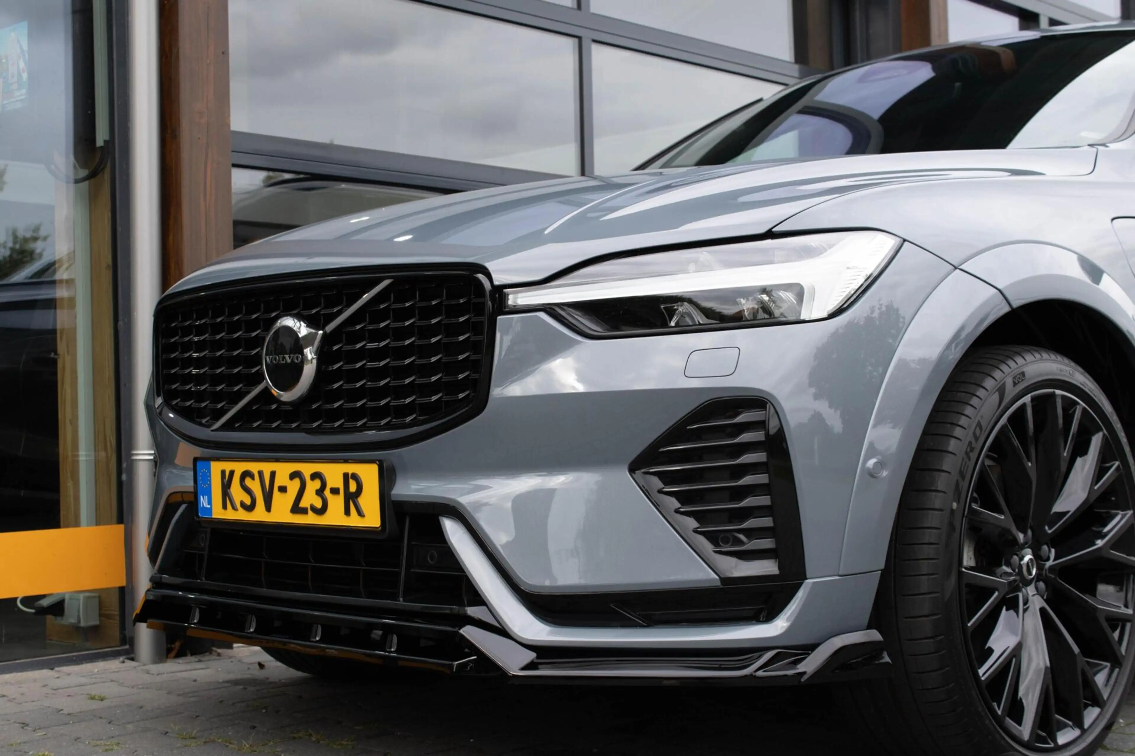 Volvo XC60 2.0 T6 PHEV AWD Ultimate Dark Long Range|Maxton Bo — photo 9