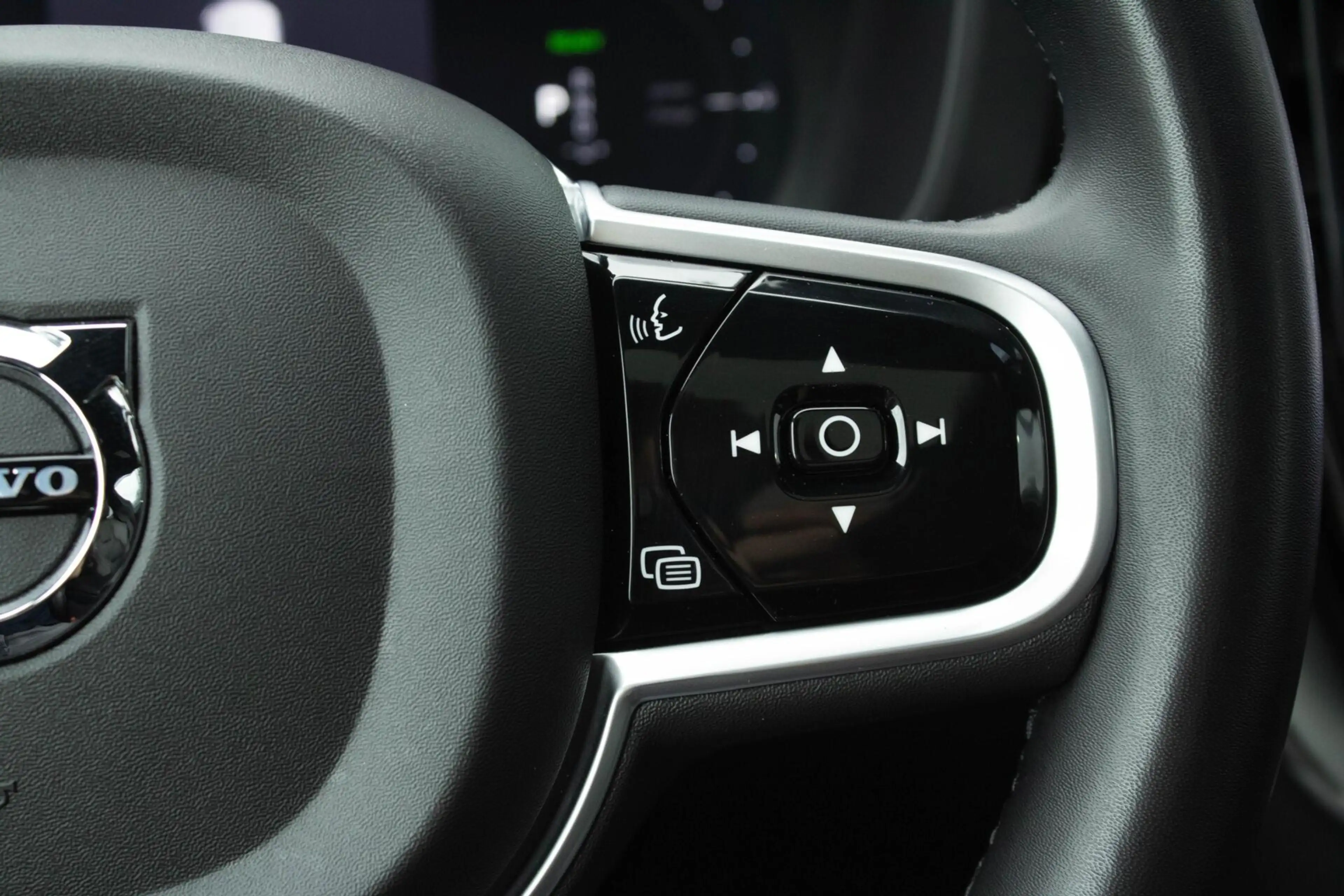 Volvo XC60 2.0 T6 PHEV AWD Ultimate Dark Long Range|Maxton Bo — photo 27