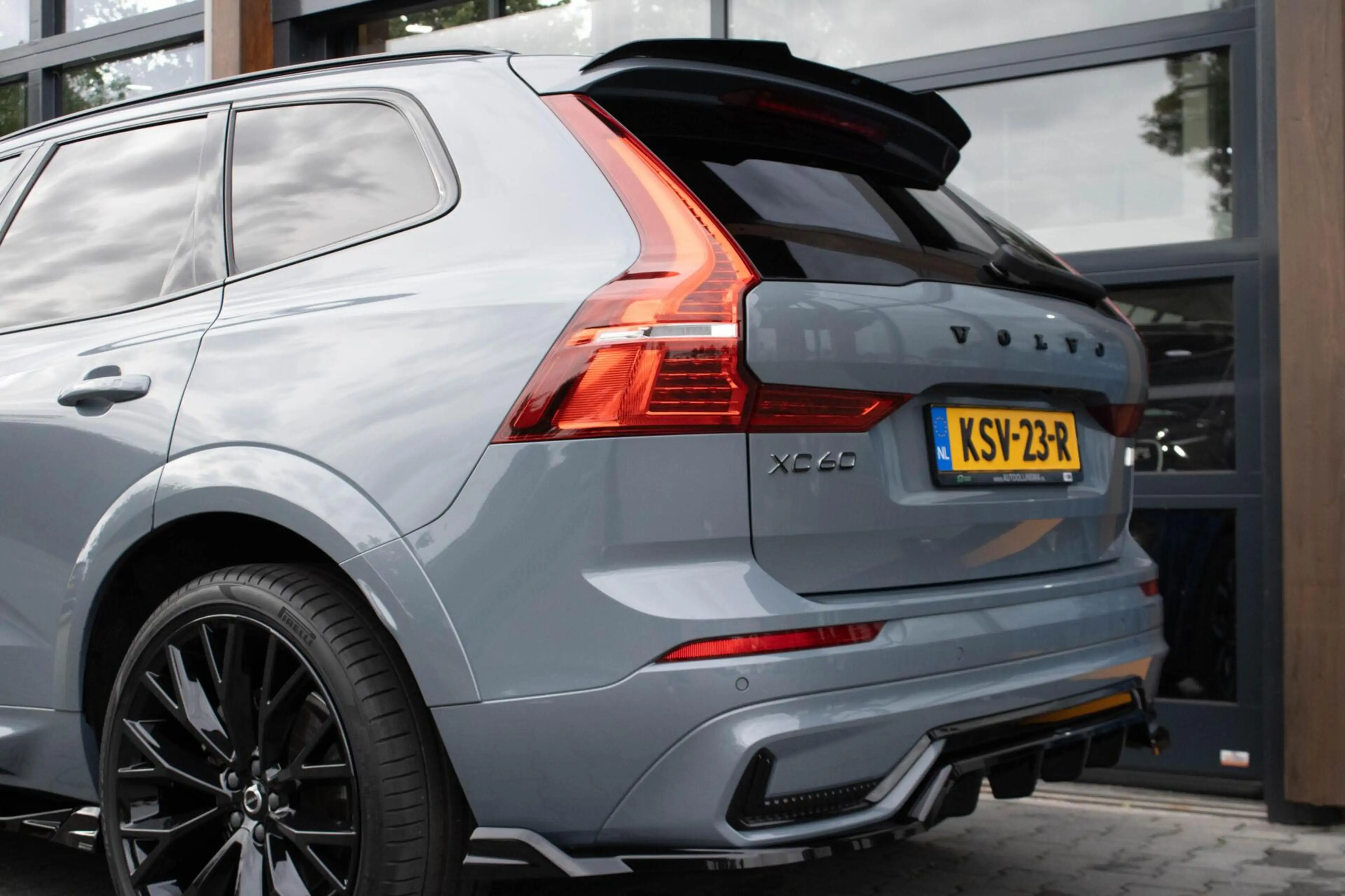 Volvo XC60 2.0 T6 PHEV AWD Ultimate Dark Long Range|Maxton Bo — photo 15