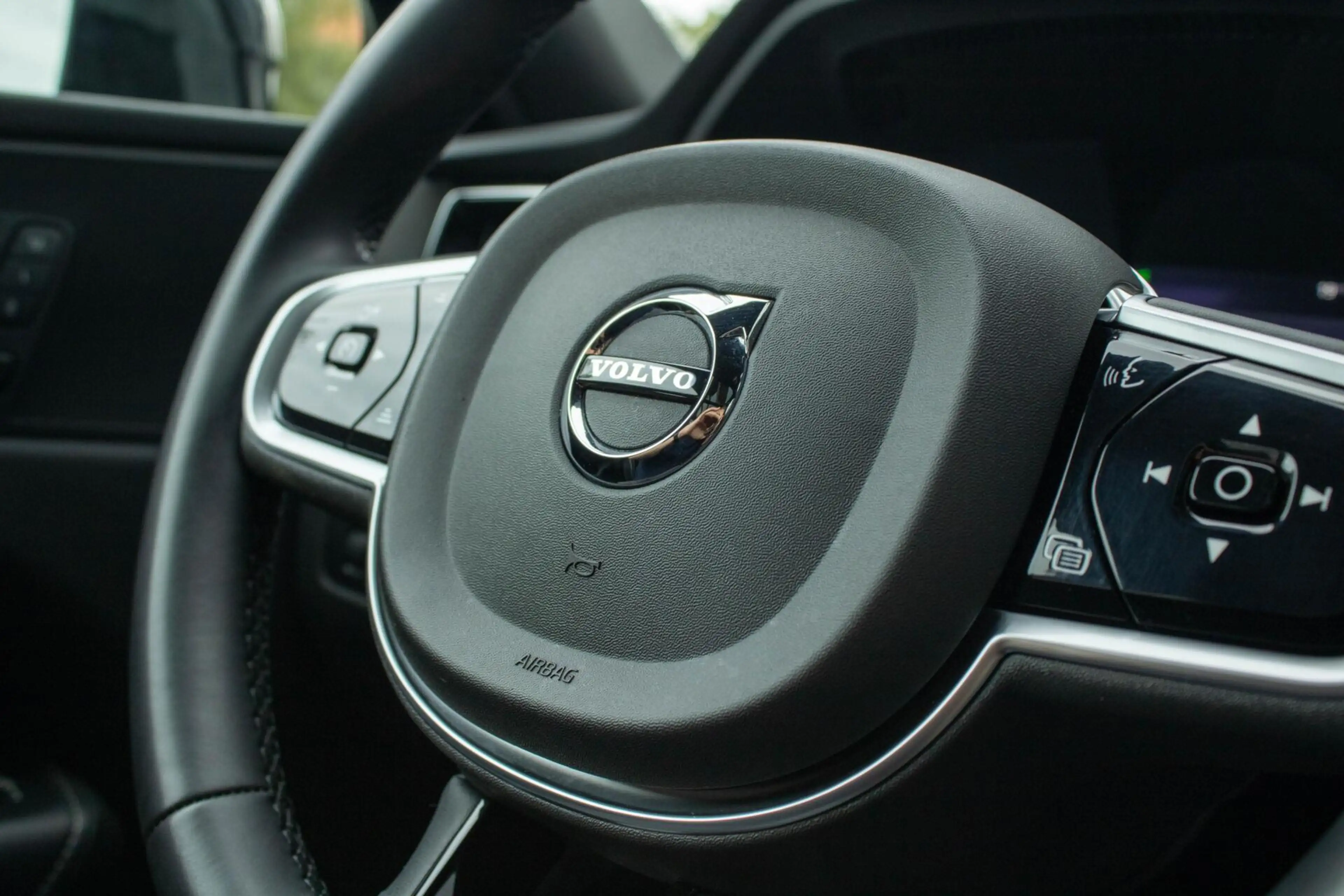 Volvo XC60 2.0 T6 PHEV AWD Ultimate Dark Long Range|Maxton Bo — photo 25