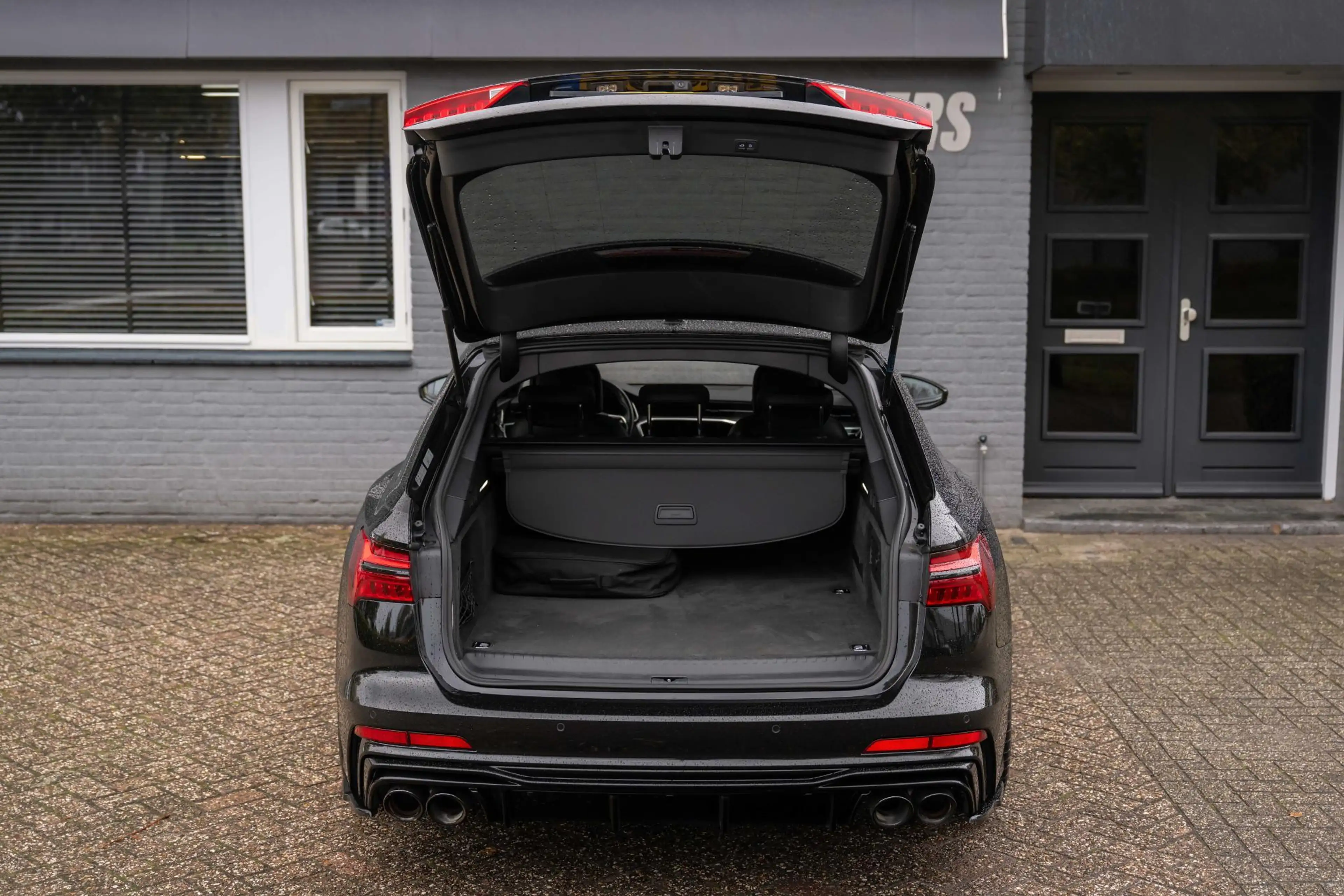Audi A6 Avant 55 TFSI e quattro Competition S6 Style Deale — photo 12