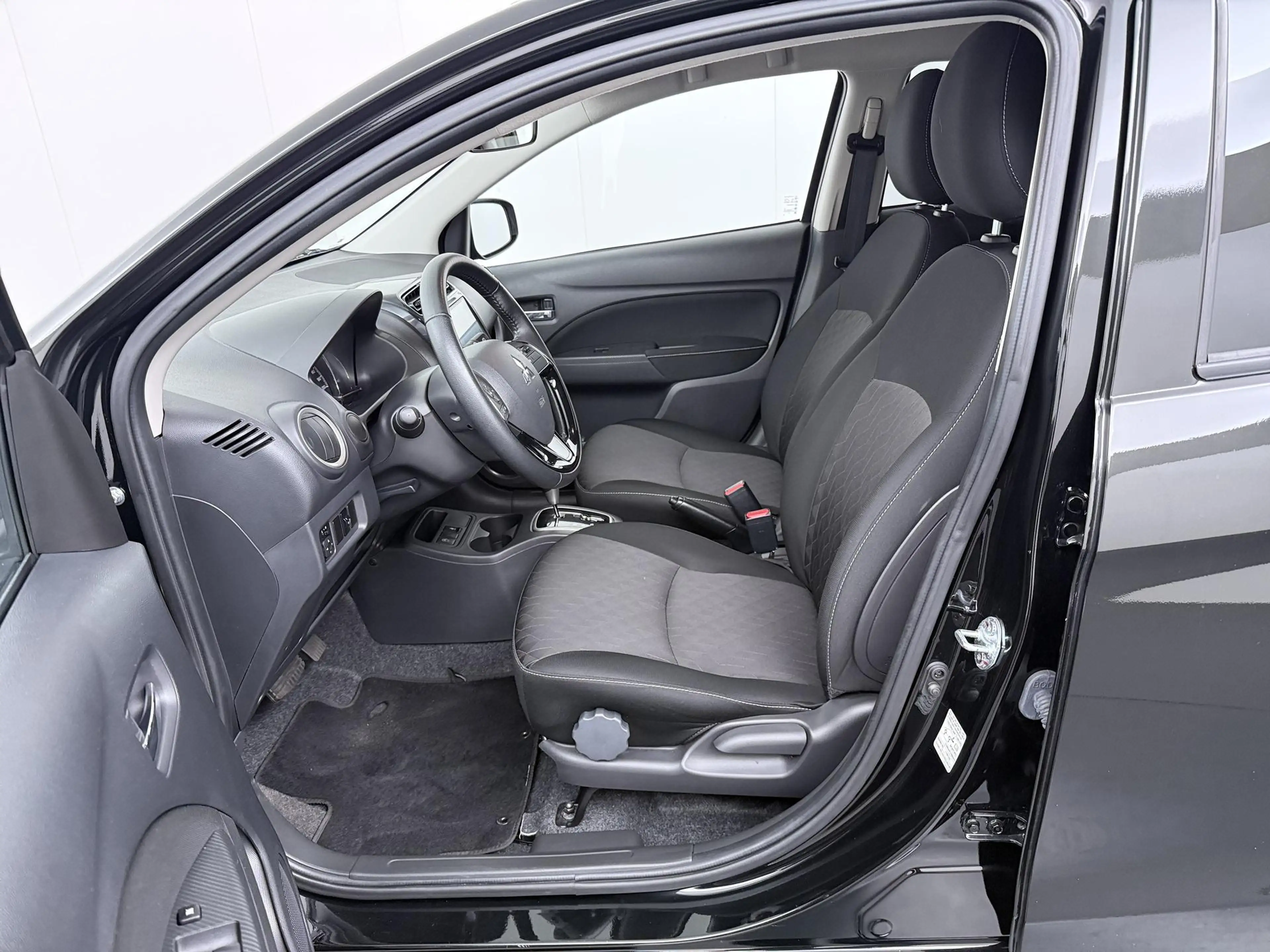 Mitsubishi Space Star 1.2 Dynamic — photo 13