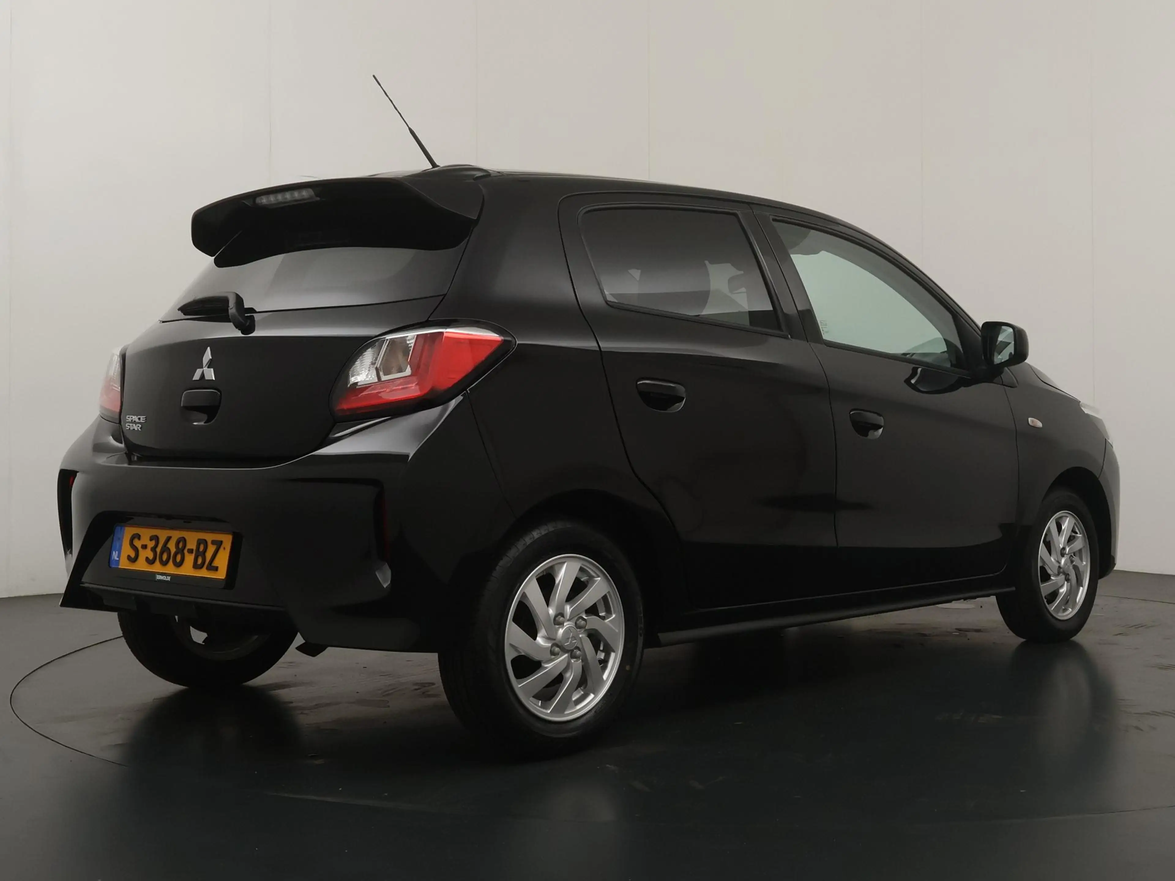 Mitsubishi Space Star 1.2 Dynamic — photo 5