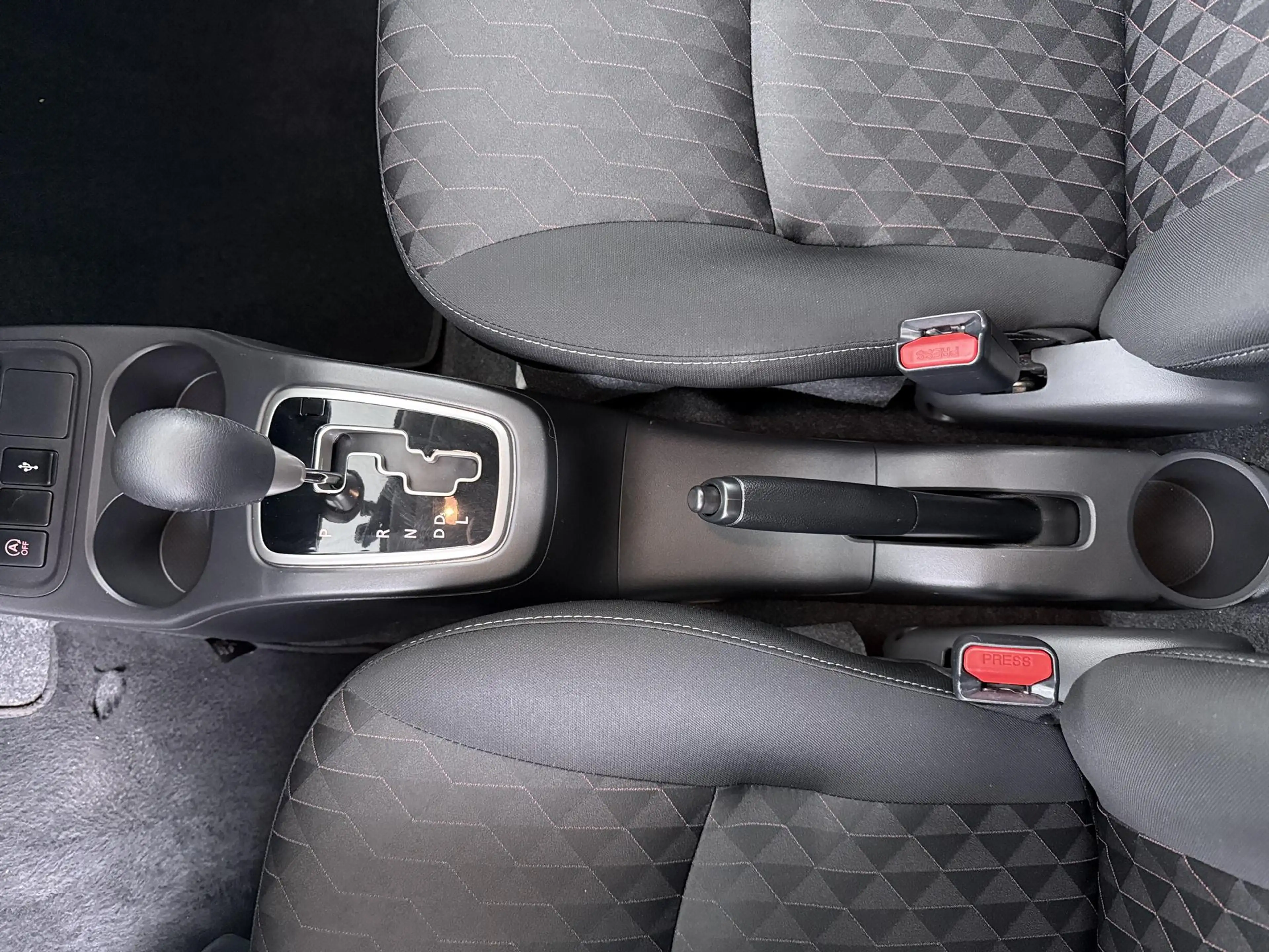 Mitsubishi Space Star 1.2 Dynamic — photo 12