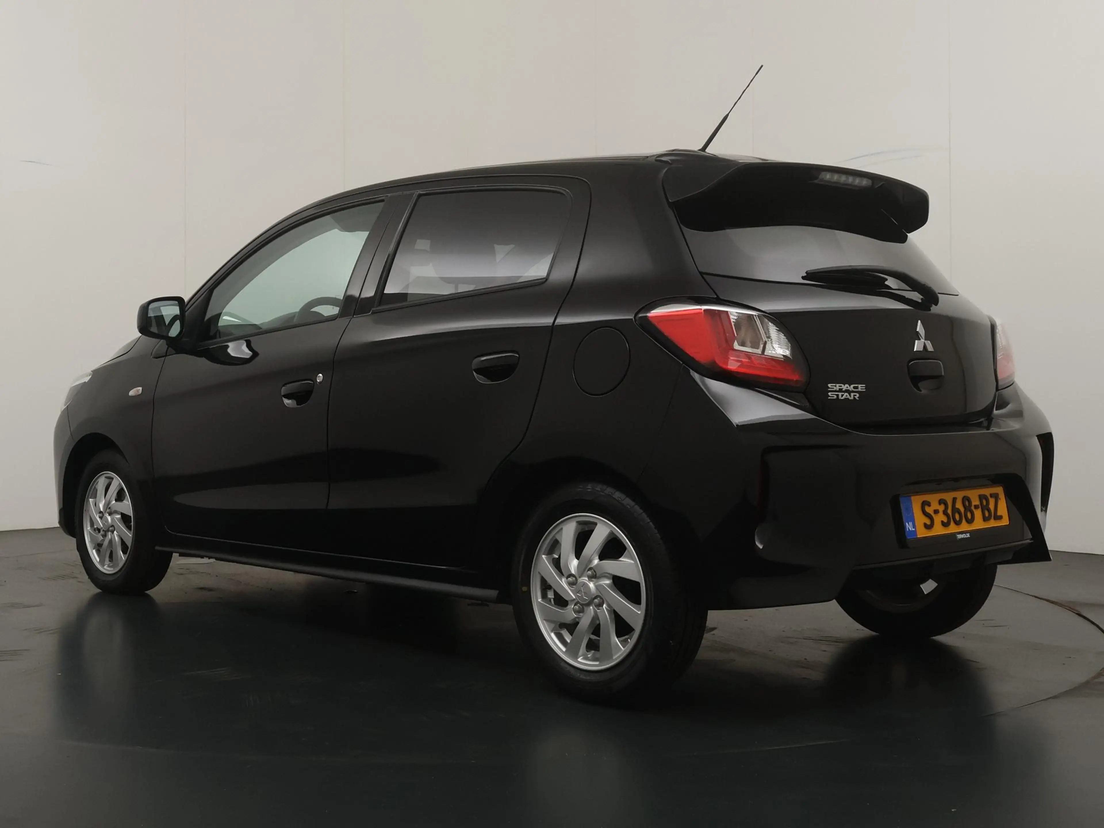 Mitsubishi Space Star 1.2 Dynamic — photo 3