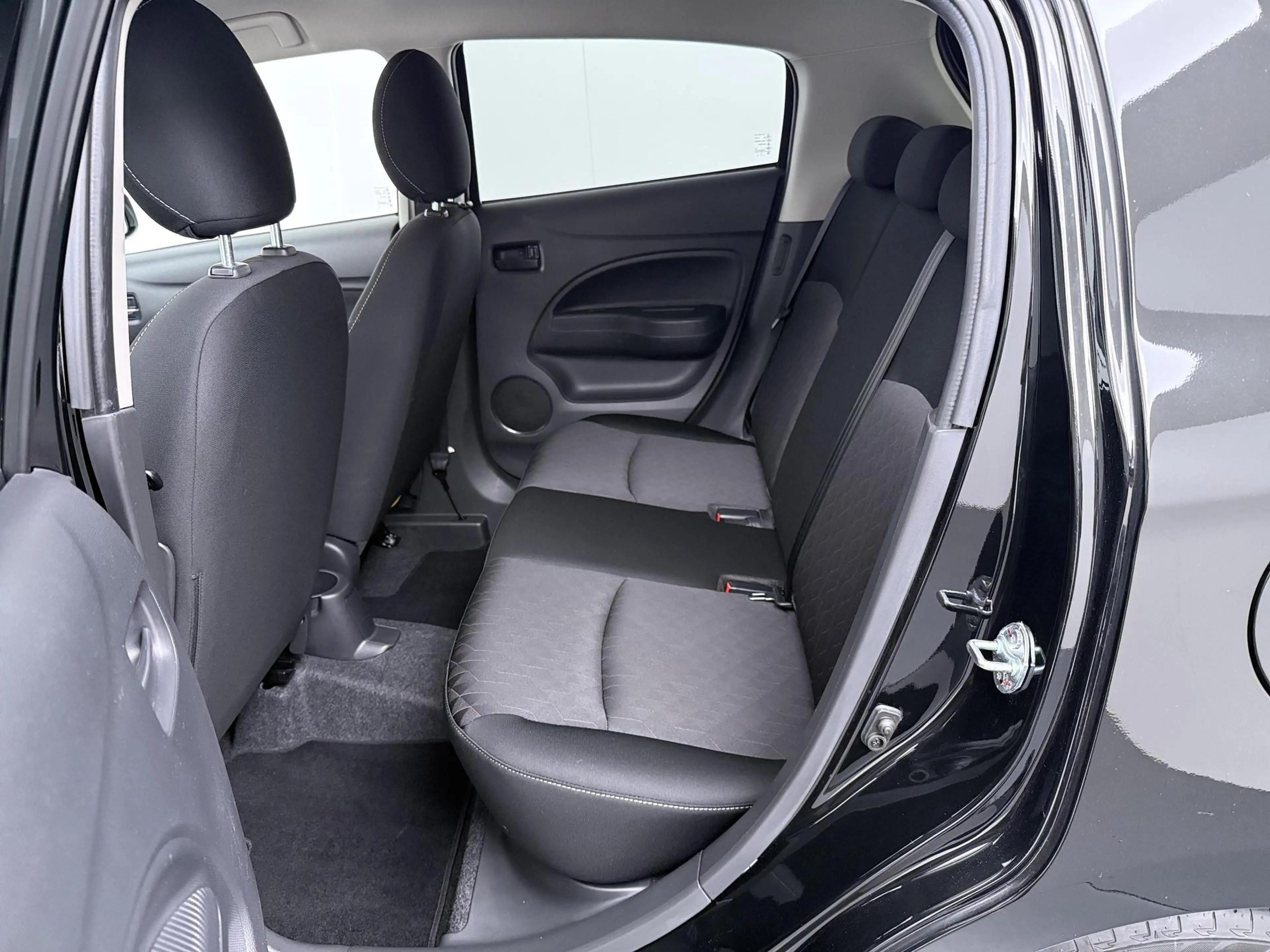 Mitsubishi Space Star 1.2 Dynamic — photo 14