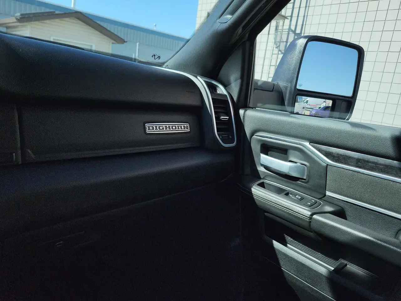 RAM 3500 снимка RAM 3500