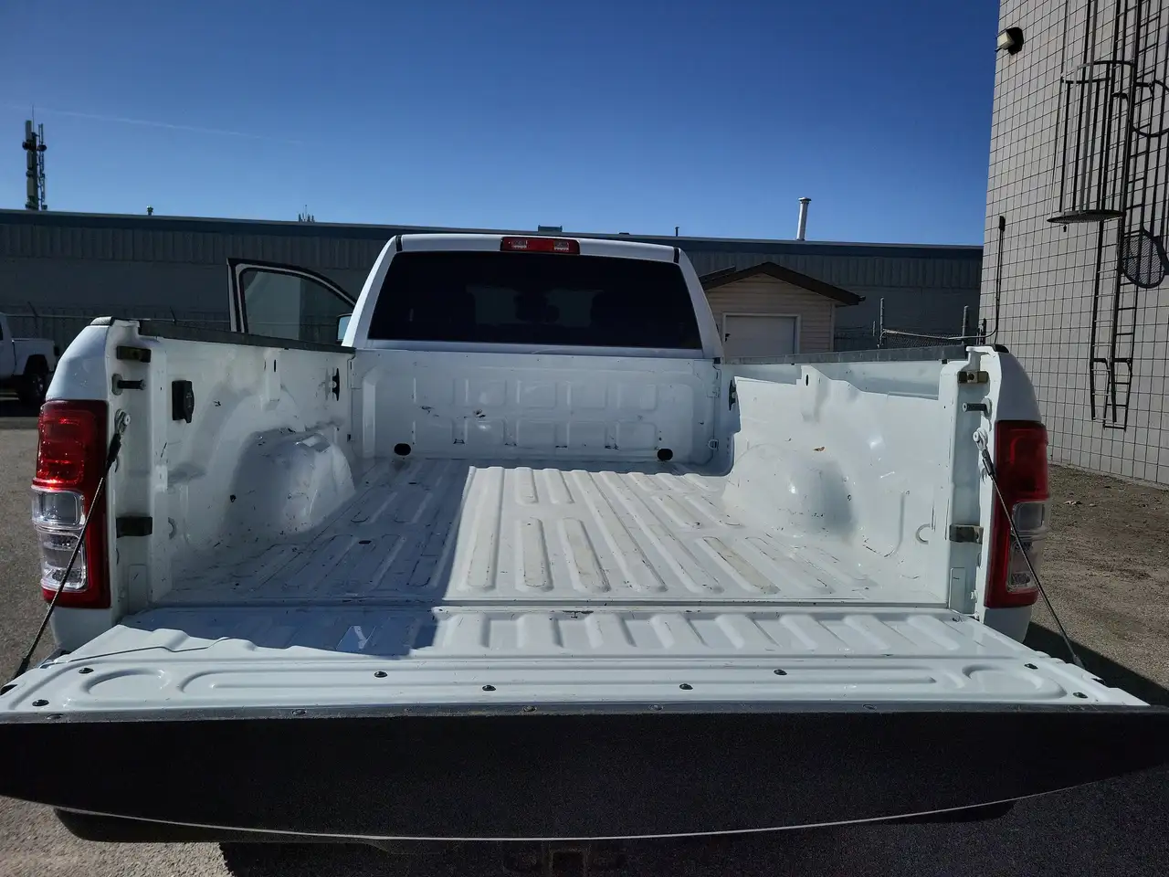 RAM 3500 снимка RAM 3500