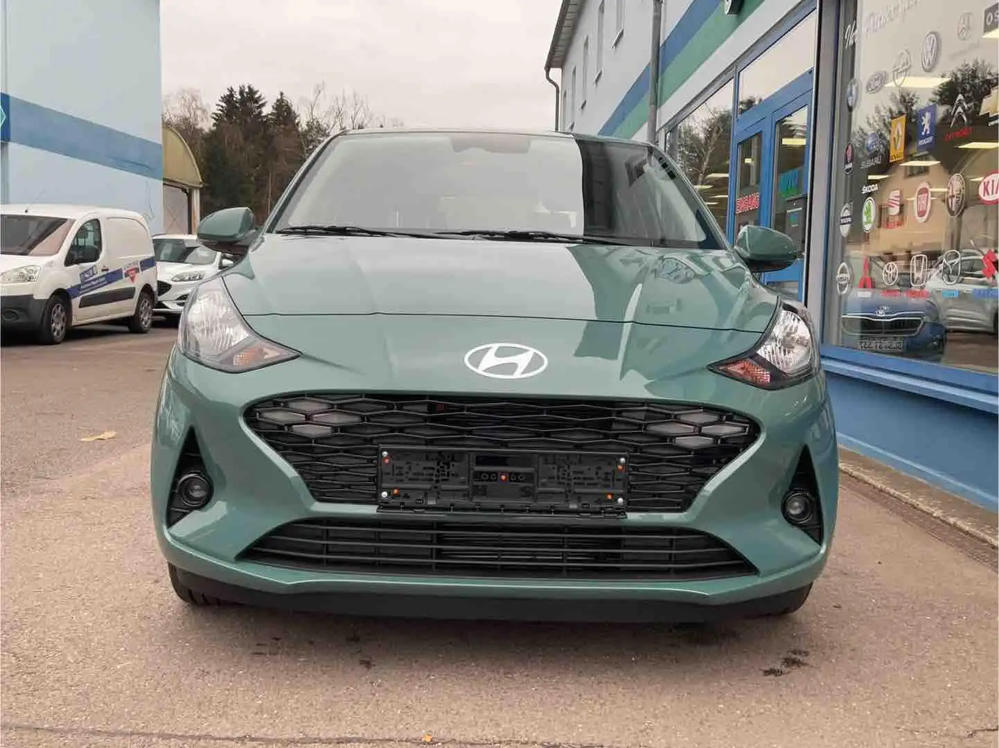 Hyundai i10 1.0 KAT Comfort Smart MY 2025 Grün - 2