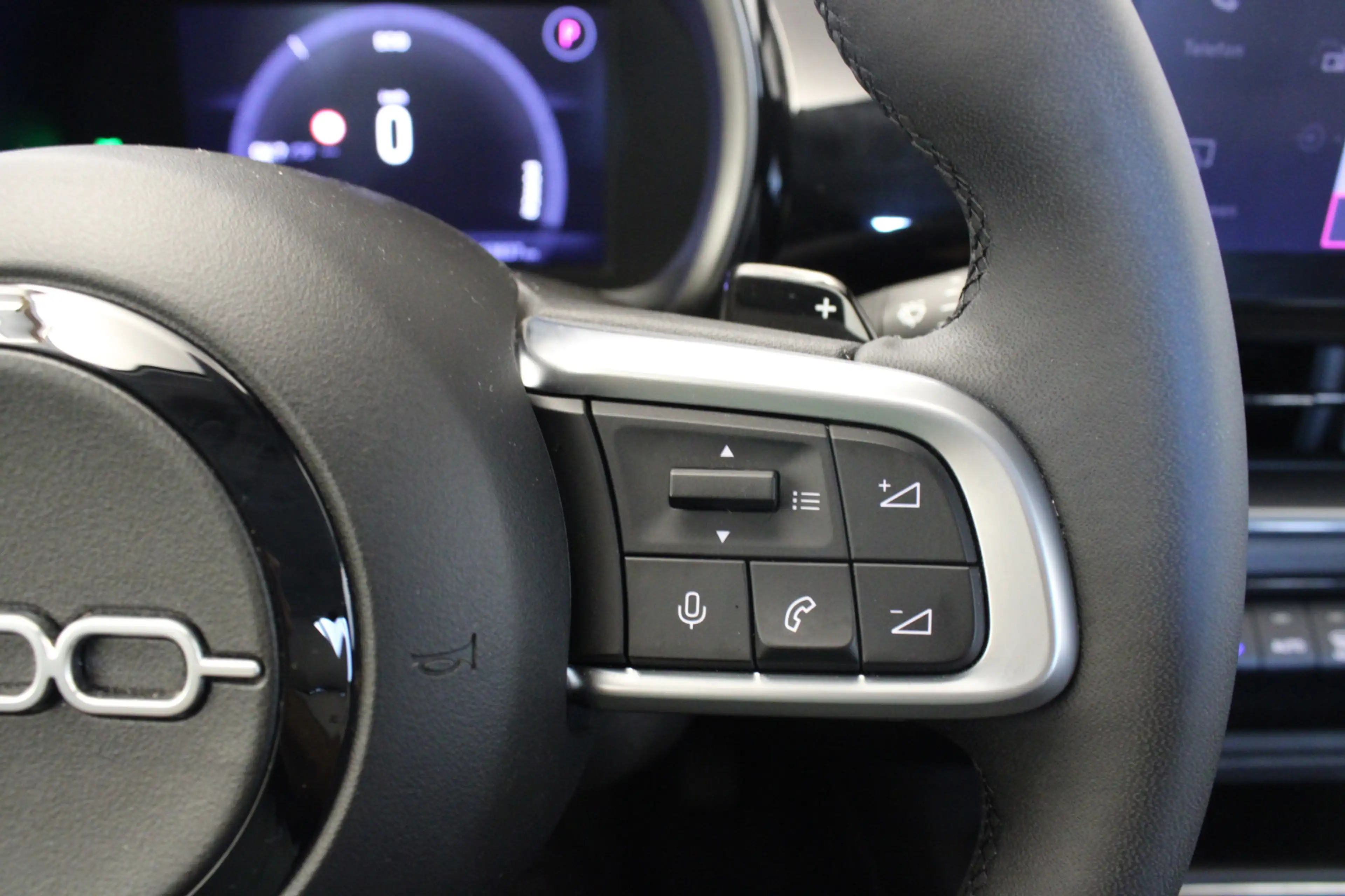Fiat 600 1.2 Hybrid Urban — photo 10