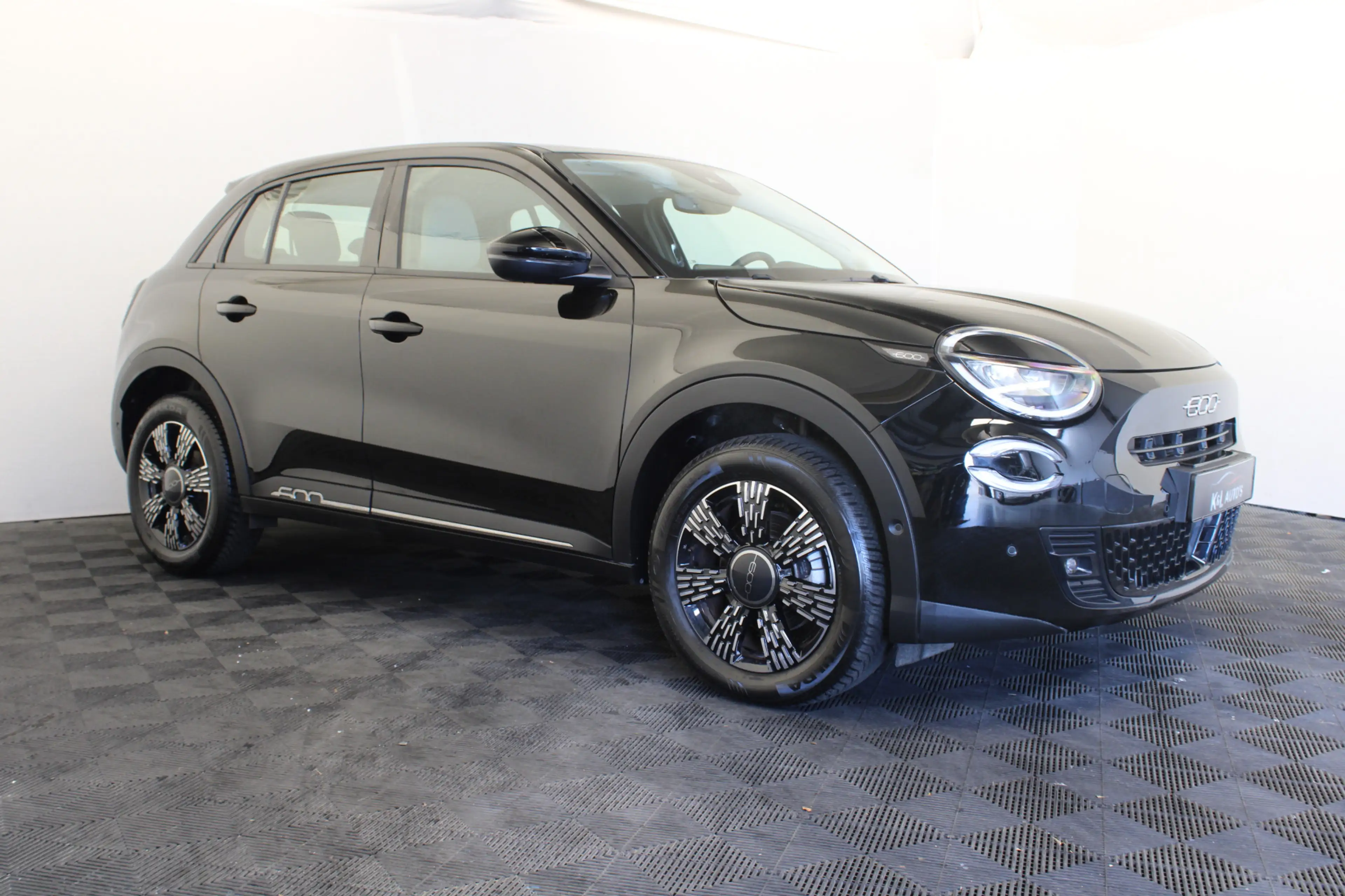 Fiat 600 1.2 Hybrid Urban — photo 2