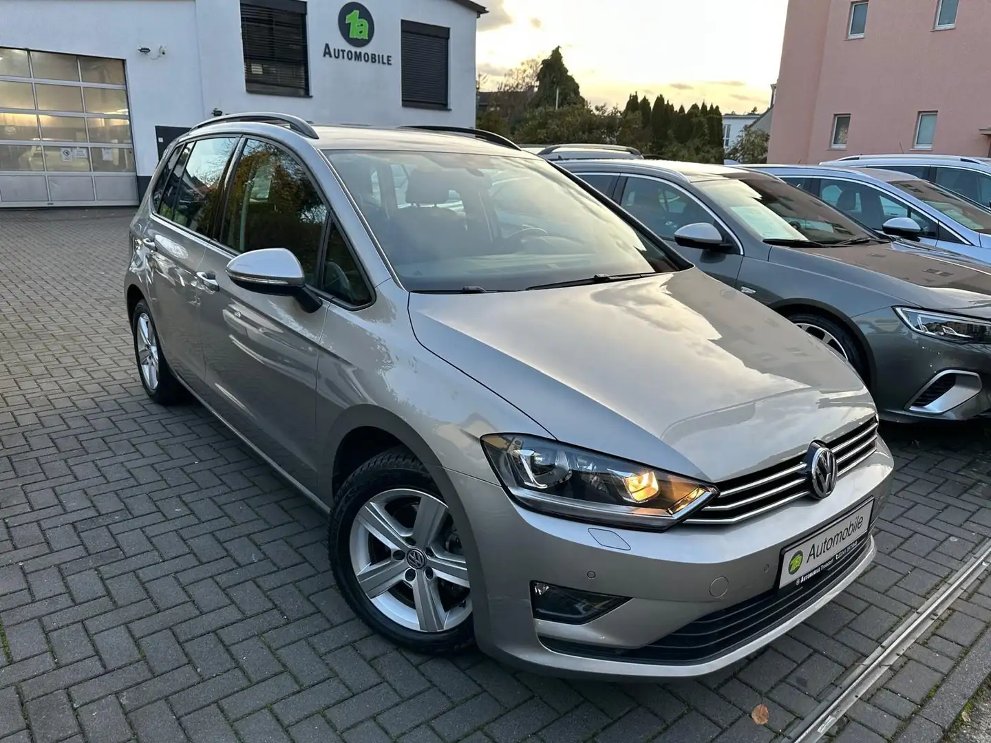 Volkswagen Golf Sportsvan Comfortline*SHZ*XENON*TEMPOMAT Silber - 1