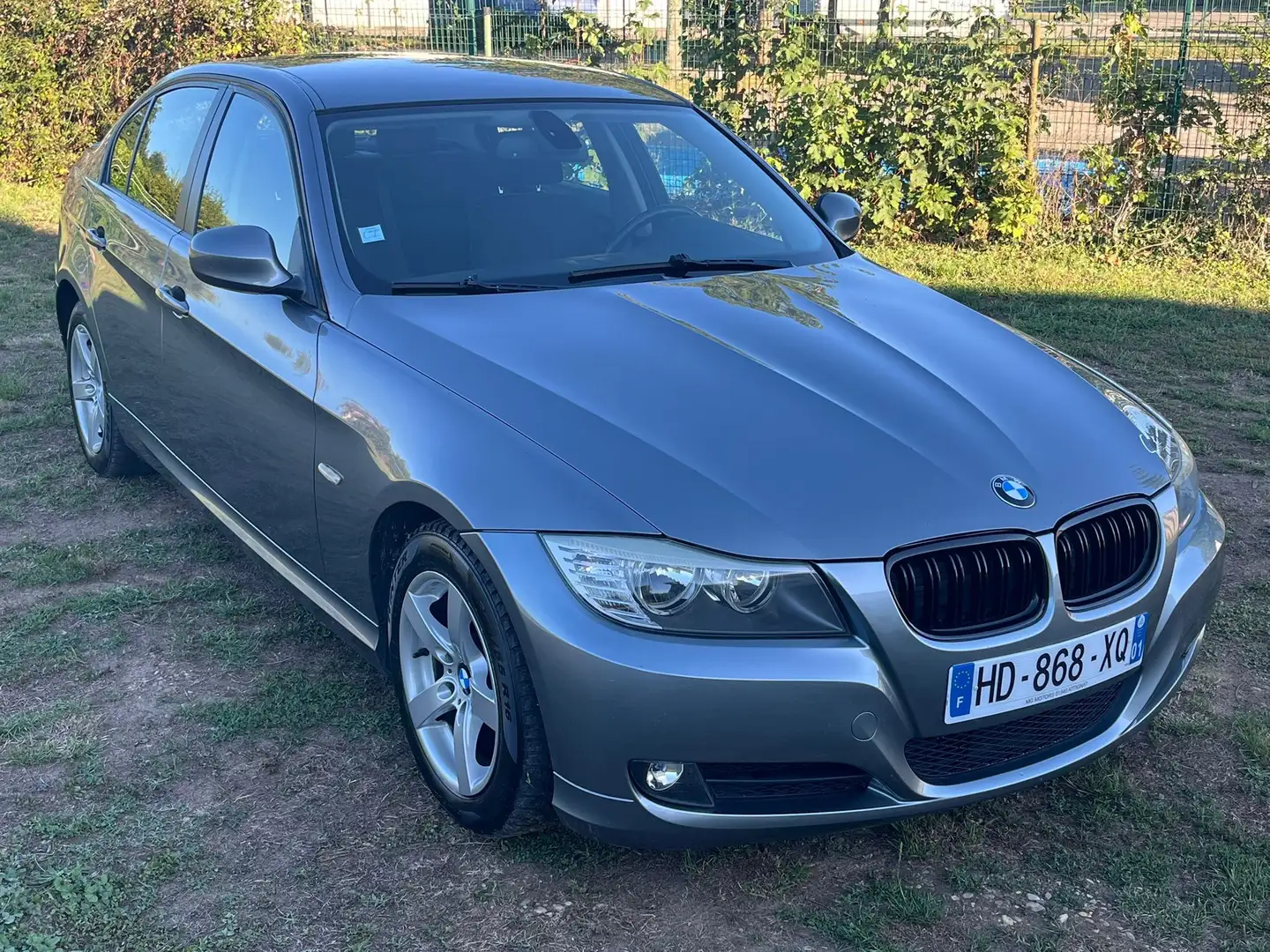 BMW 318 318i 143 ch Confort Gris - 1