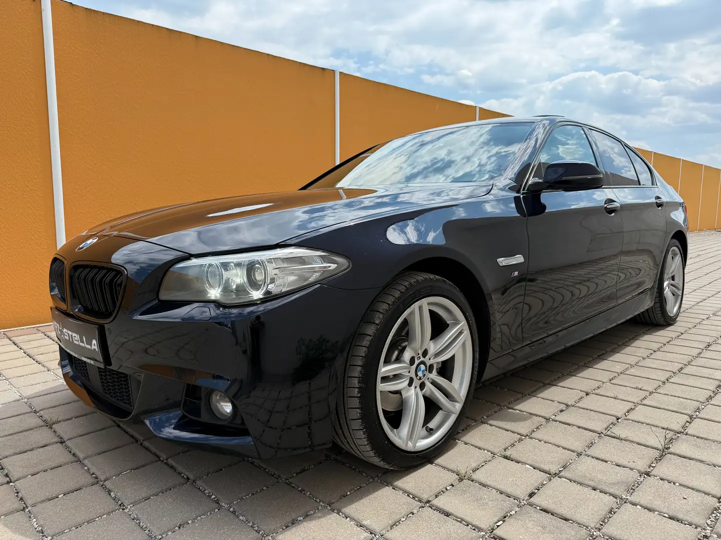 BMW 520 d xDrive F10 B47 LCI Facelift M-Paket / SHD / ACC Schwarz - 1