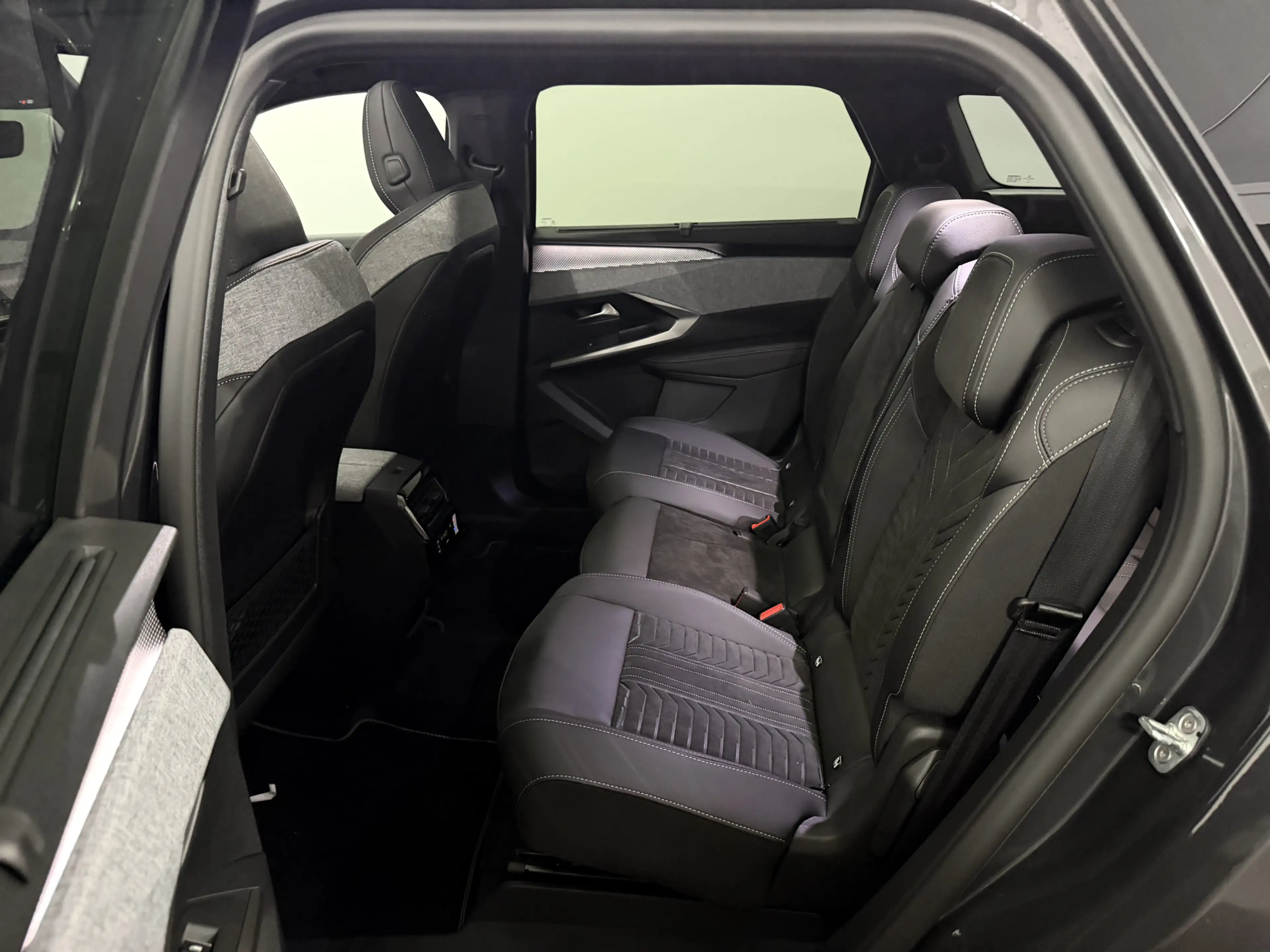Peugeot 5008 1.2 Hybrid 145 GT Exclusive 7p Panoramadak, 360 Ca — photo 9