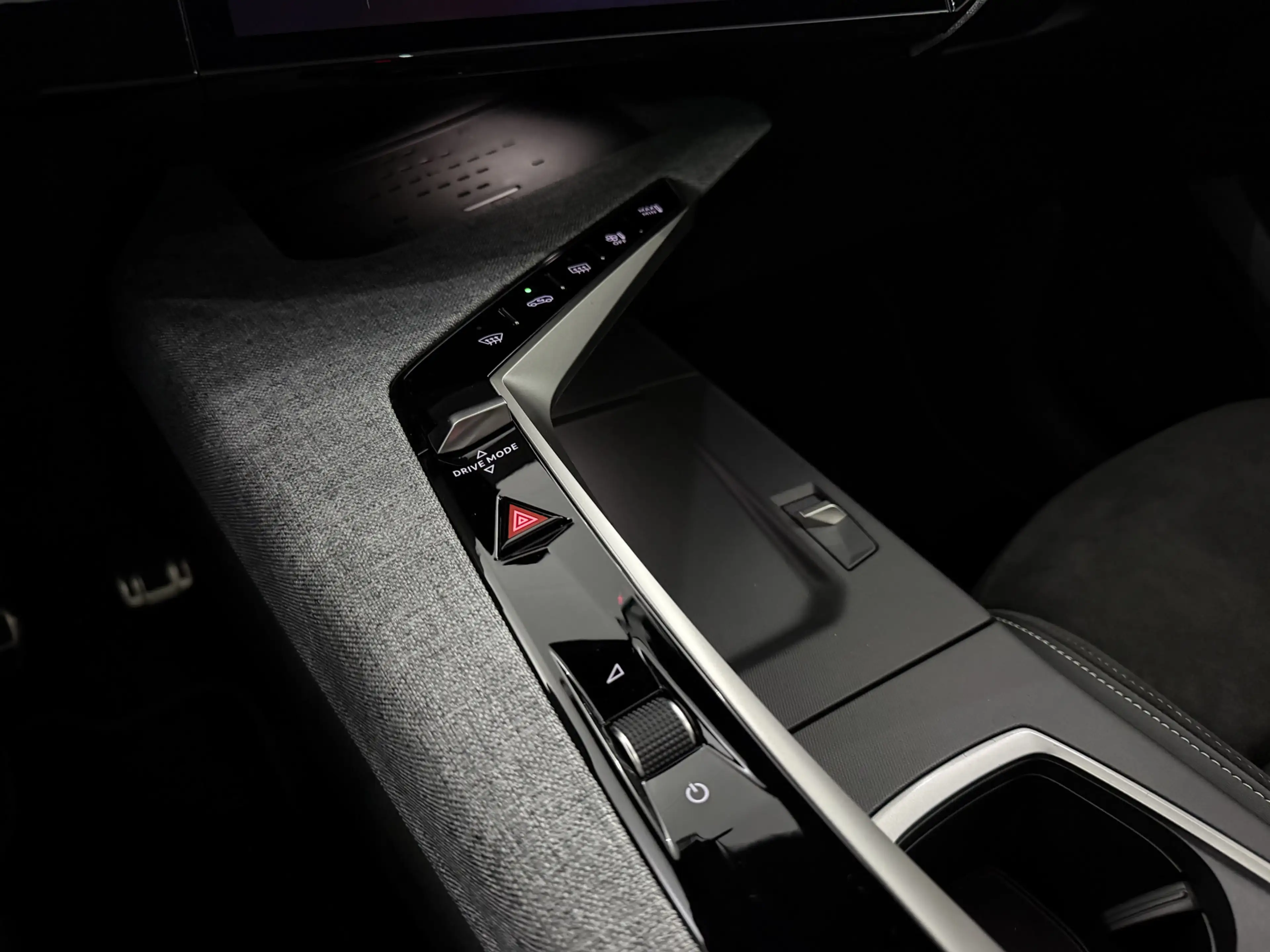 Peugeot 5008 1.2 Hybrid 145 GT Exclusive 7p Panoramadak, 360 Ca — photo 20