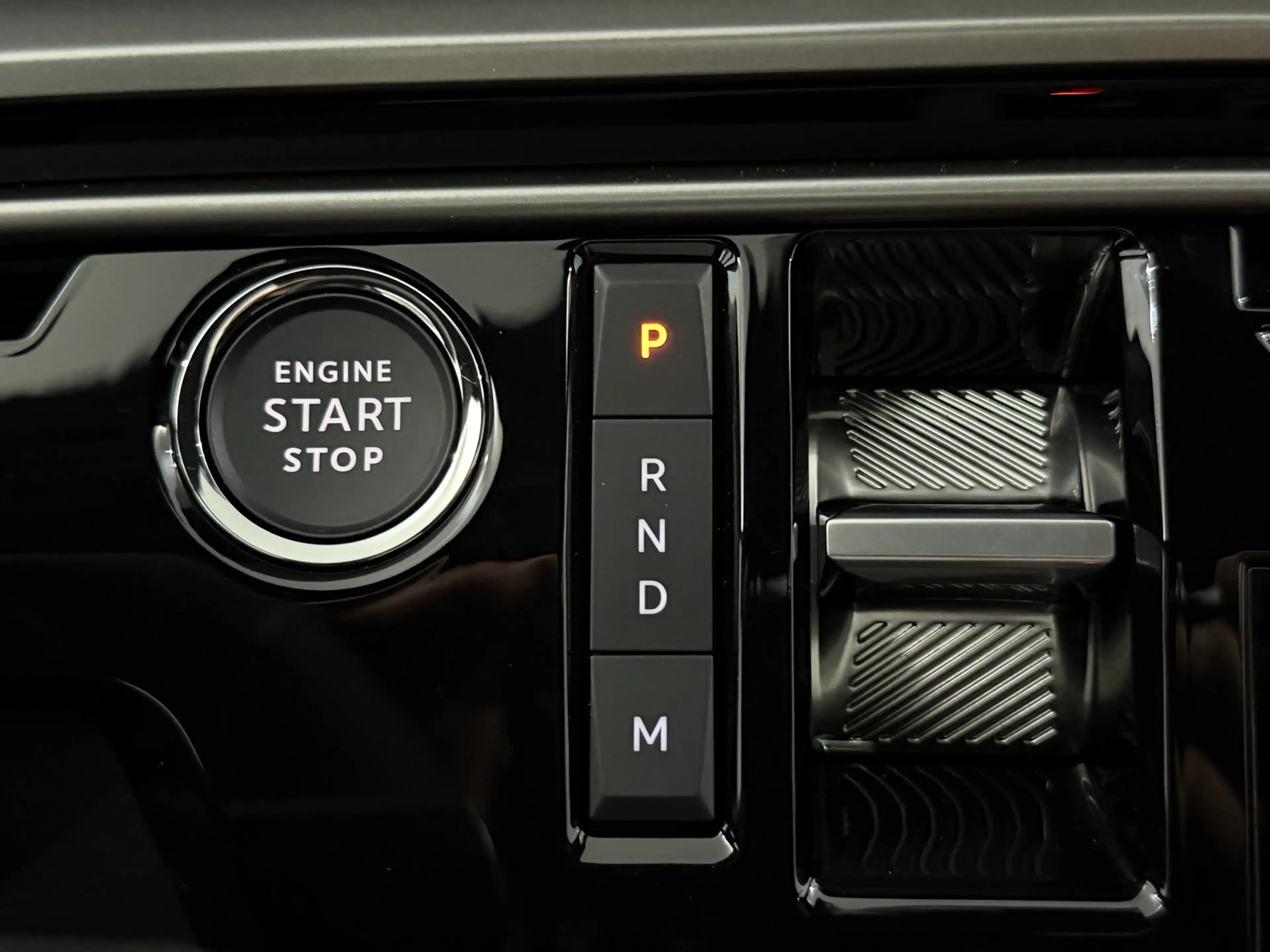 Peugeot 5008 1.2 Hybrid 145 GT Exclusive 7p Panoramadak, 360 Ca — photo 31