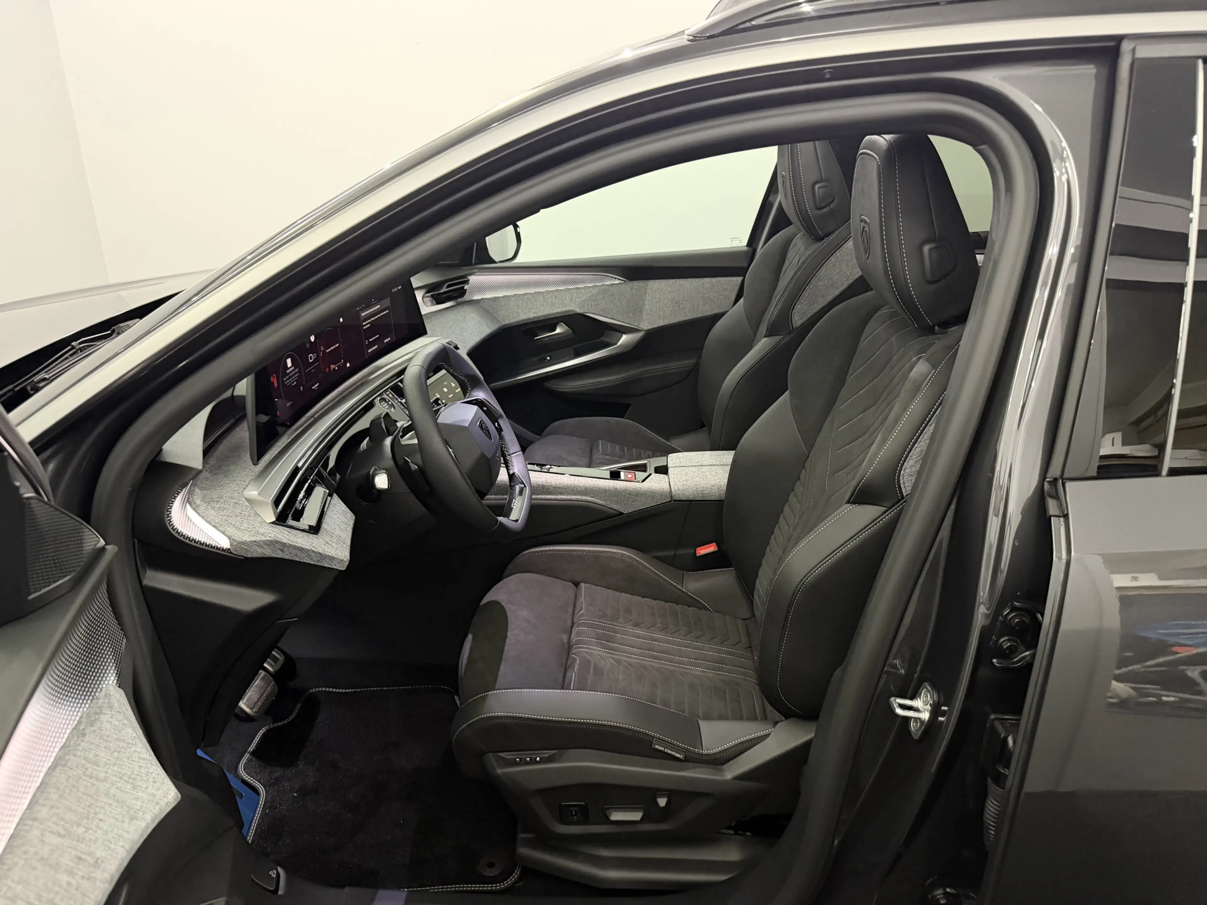 Peugeot 5008 1.2 Hybrid 145 GT Exclusive 7p Panoramadak, 360 Ca — photo 7