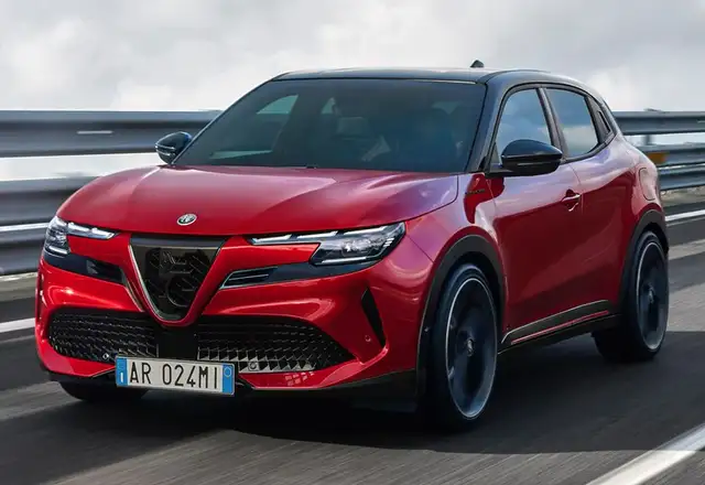 Alfa Romeo Junior Ibrida 1.2 Speciale 100kw eDCT6