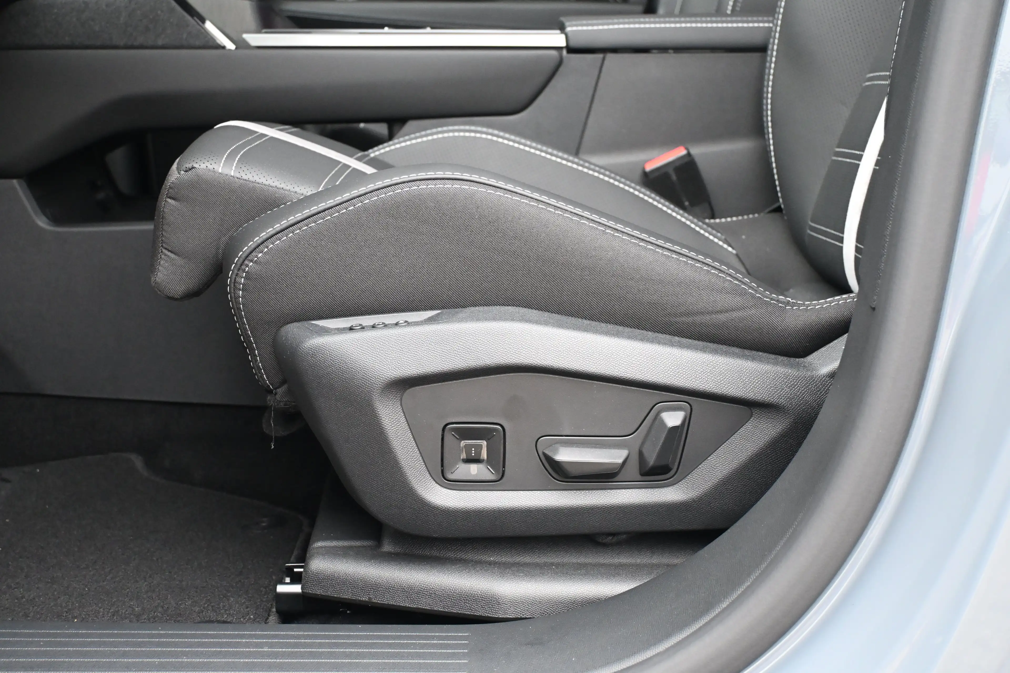 Opel Grandland Electric Ultimate AWD 73 kWh 325pk Tot 8 Jaar Gara — photo 9